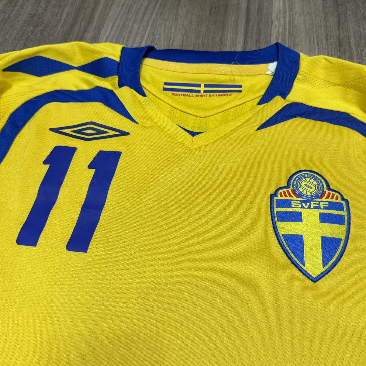 Umbro Sweden 07/09 home shirt #11 Larsson Size US S / EU 44-46 / 1 - 3 Thumbnail