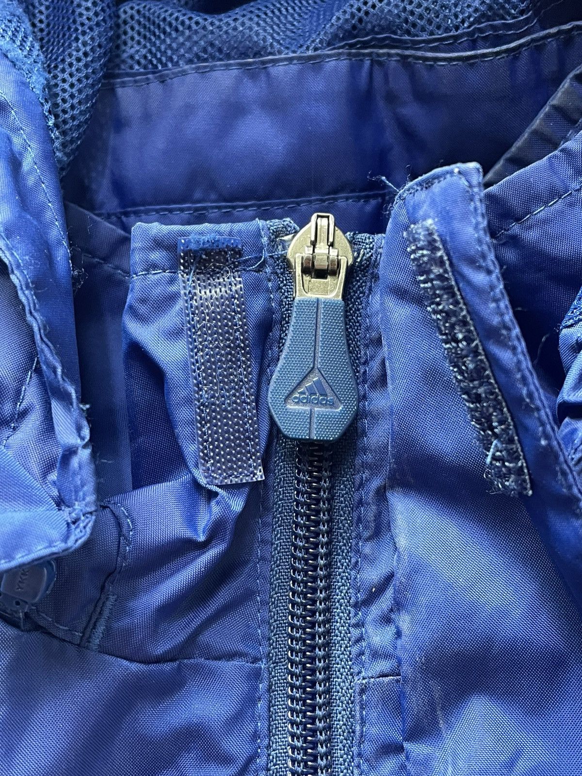 Adidas Vintage Adidas Chelsea Nylon Football Jacket Hooded Y2k Size US XL / EU 56 / 4 - 4 Thumbnail