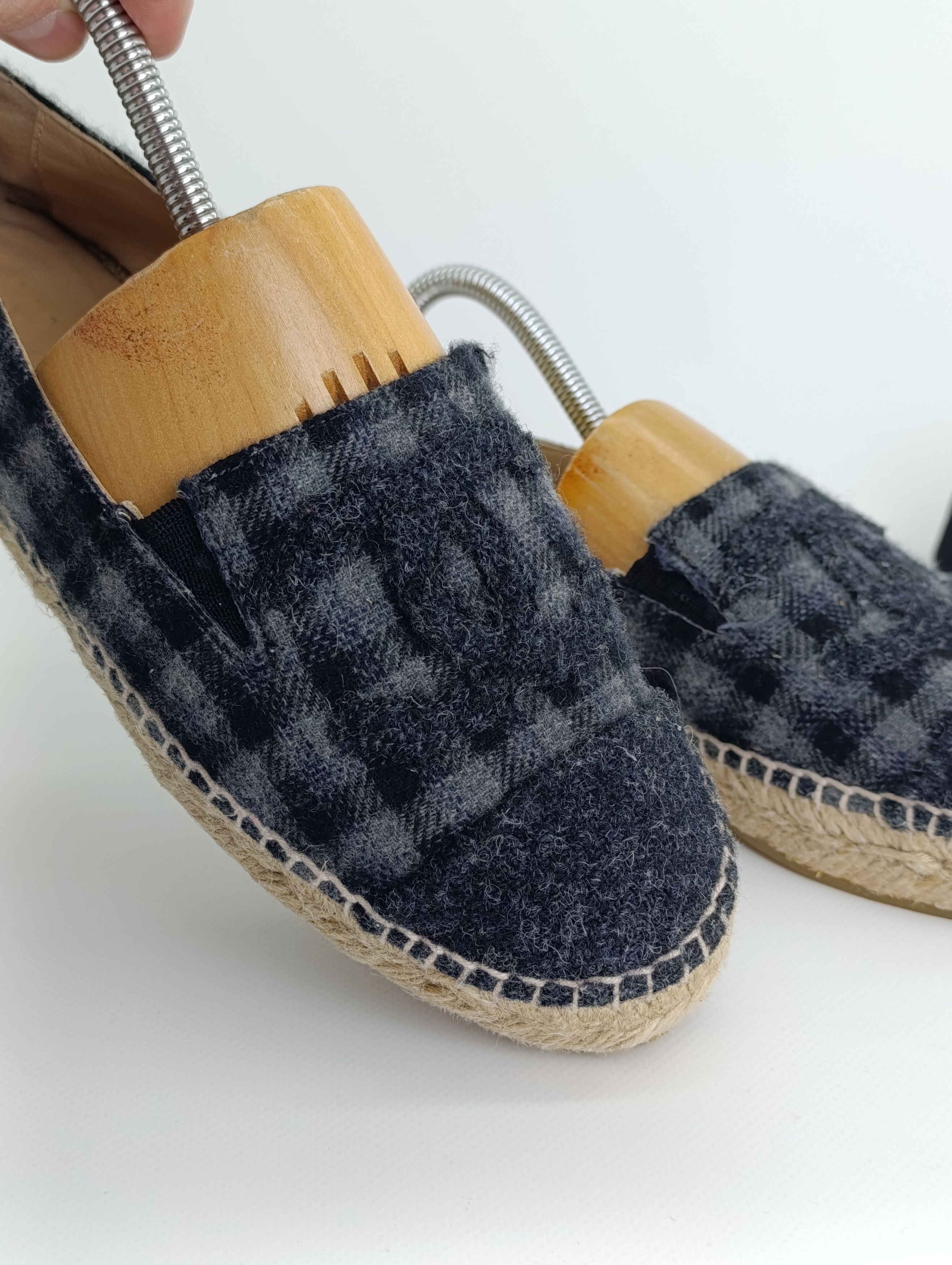 Chanel CHANEL ESPADRILLES FLANNEL CC LOGO GRAY WEDGE SHOES Size US 9 / IT 39 - 3 Thumbnail