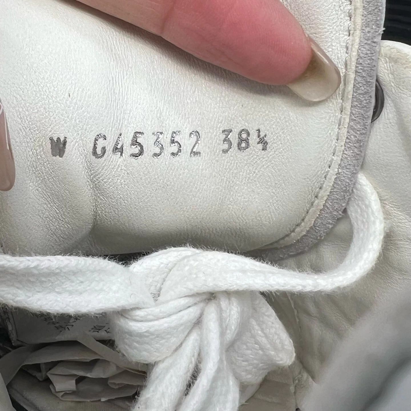 Chanel Chanel 24 Beige Sneakers 38.5 Worn 2x Size US 7.5 / IT 37.5 - 7 Thumbnail