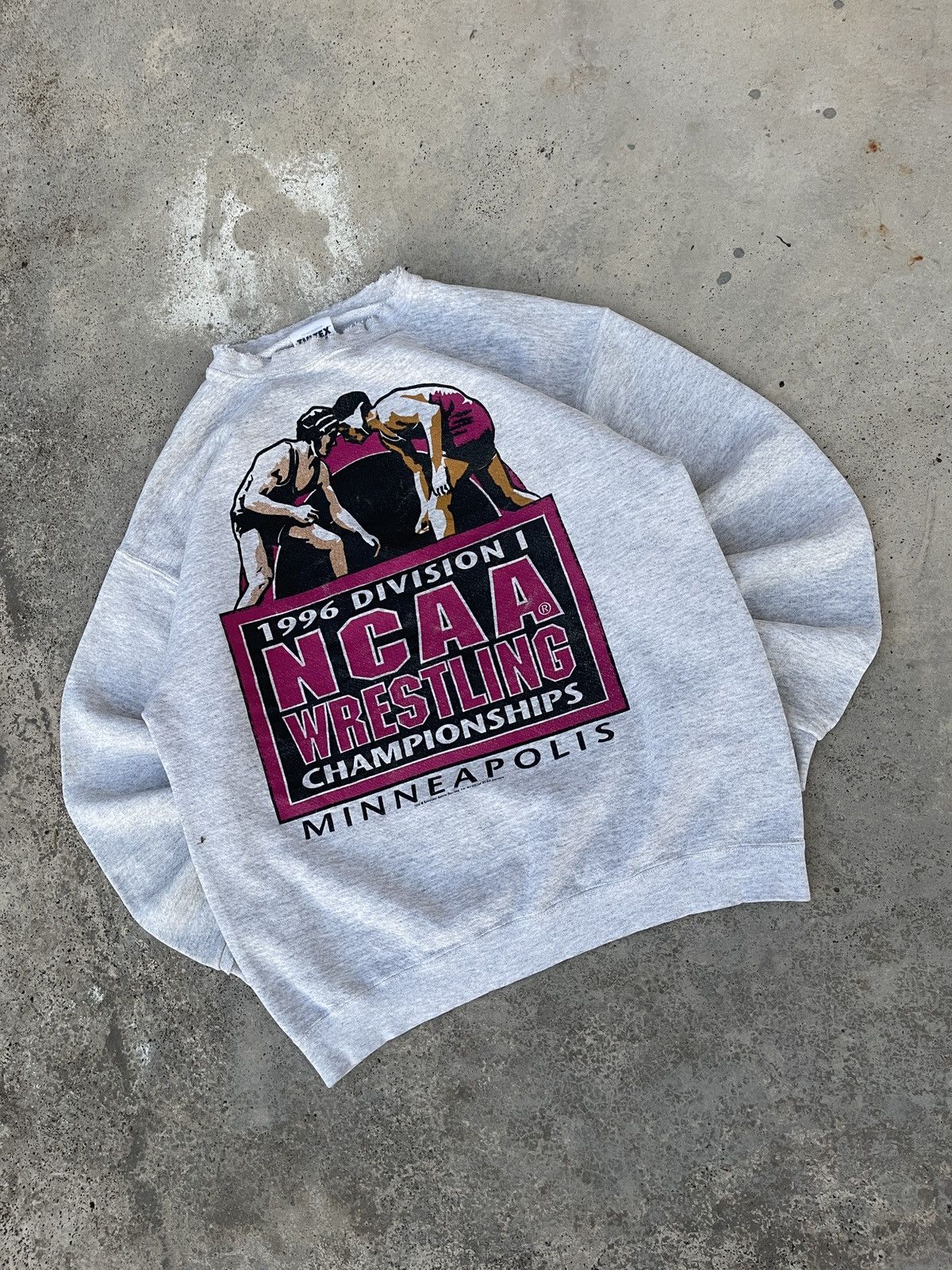 NCAA × Tultex × Vintage Vintage Distressed NCAA Wrestling Championships Sweatshirt Size US M / EU 48-50 / 2 - 2 Thumbnail
