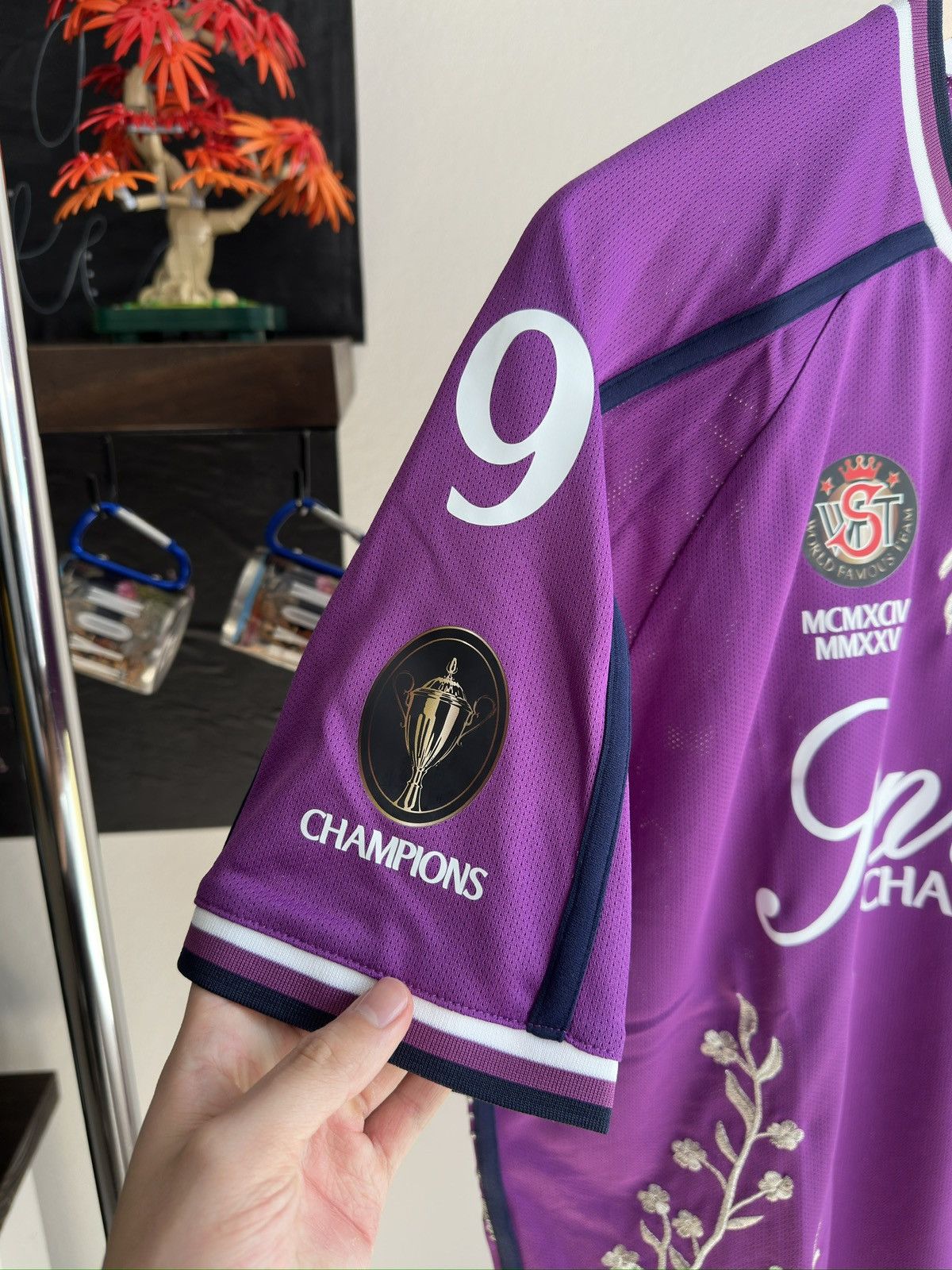 Supreme Floral Embroidered Soccer Jersey Purple Size US M / EU 48-50 / 2 - 5 Thumbnail