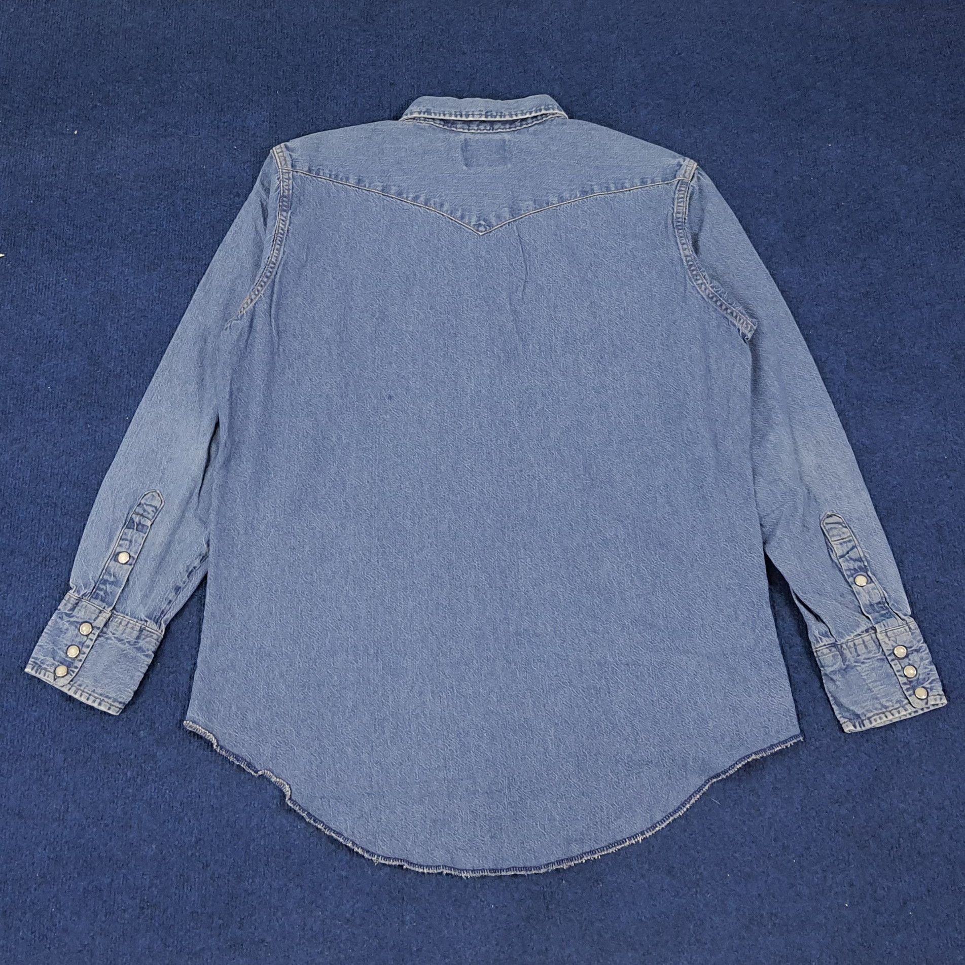 Vintage × Wrangler Vintage Wrangler American Brand Button Up Denim Shirt Size US L / EU 52-54 / 3 - 3 Thumbnail