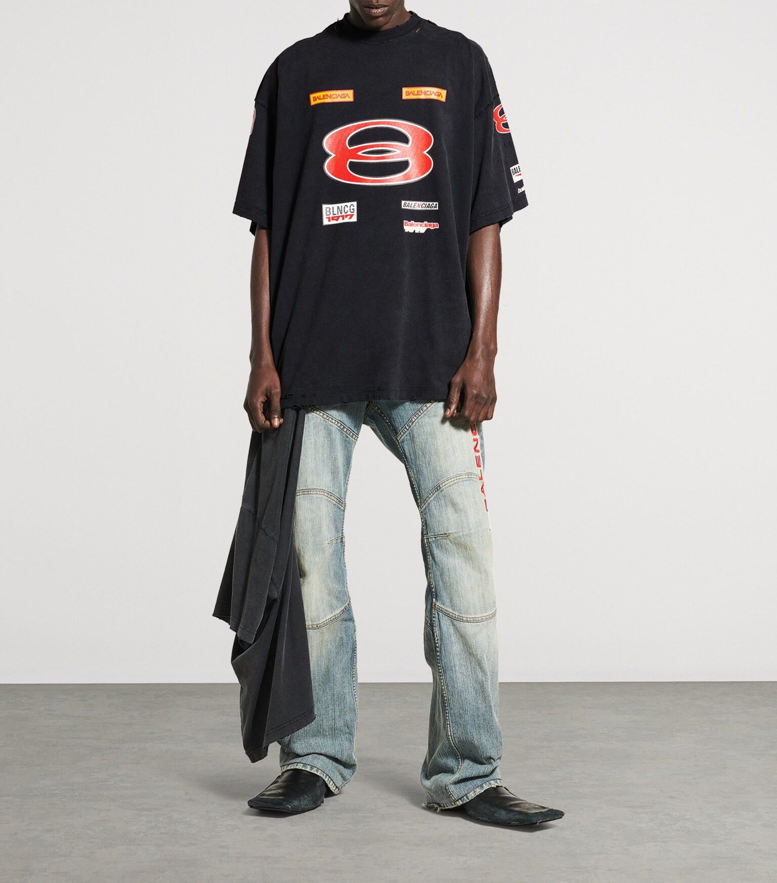 Balenciaga o1tr1nto0526 Sponsor Logos T-Shirt Oversized in Black Size US L / EU 52-54 / 3 - 3 Thumbnail