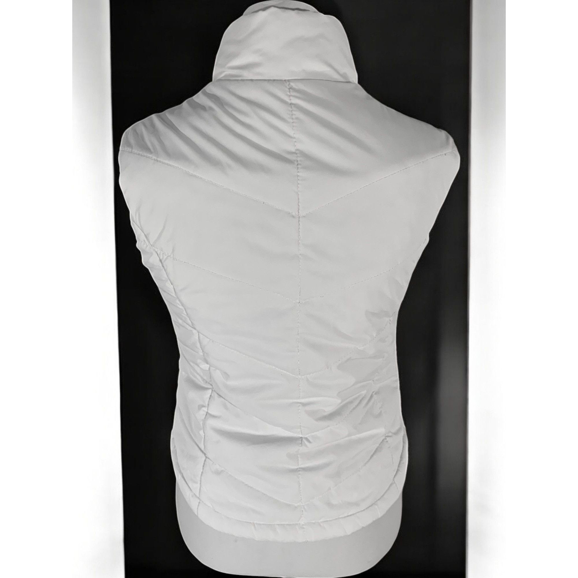 Aeropostale Aeropostale Womens White Quilted Puffer Vest Zipper Close S Size S / US 4 / IT 40 - 6 Thumbnail