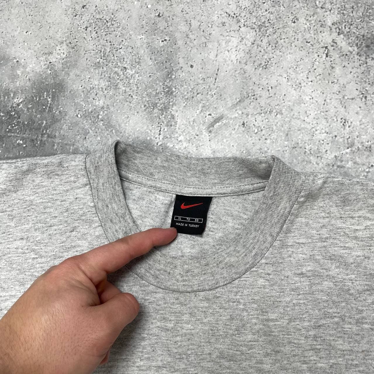 Vintage Vintage 2000s Nike Basic T Shirt Gray Size XL Size US XL / EU 56 / 4 - 5 Thumbnail