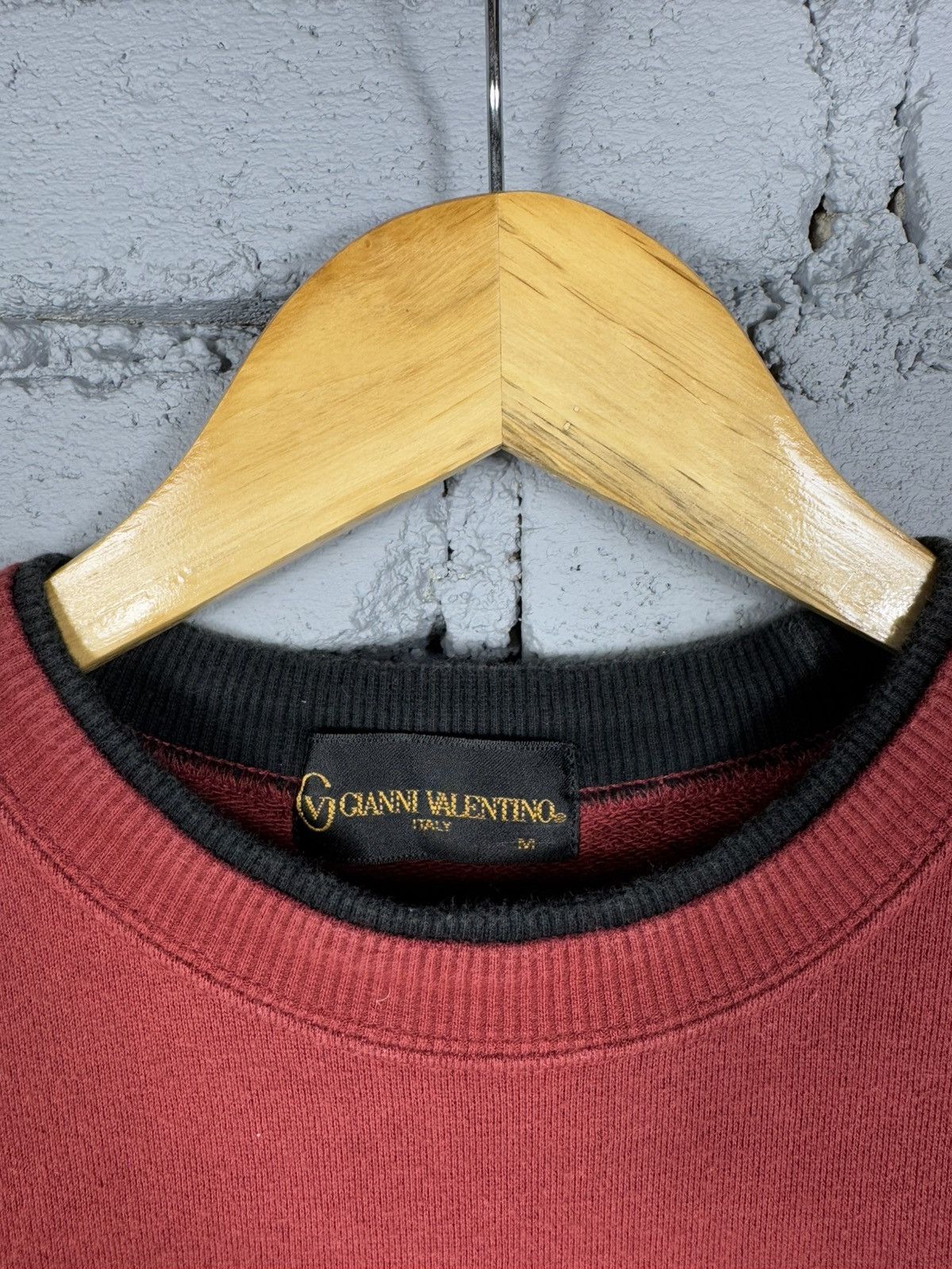 Japanese Brand Vintage Gianni Valentino Italy Embroidered Sweatshirt Size US M / EU 48-50 / 2 - 7 Thumbnail