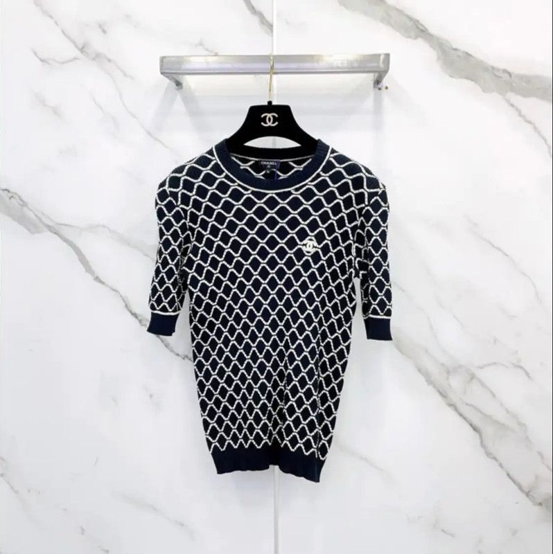 Chanel Chanel Logo Cotton Short Sleeve T-shirt 0089 Size S / US 4 / IT 40 - 1 Thumbnail