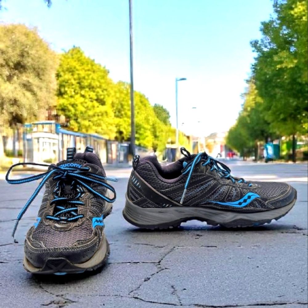 Saucony Women's Size 8 Tr8 Black And Blue Running Shoes