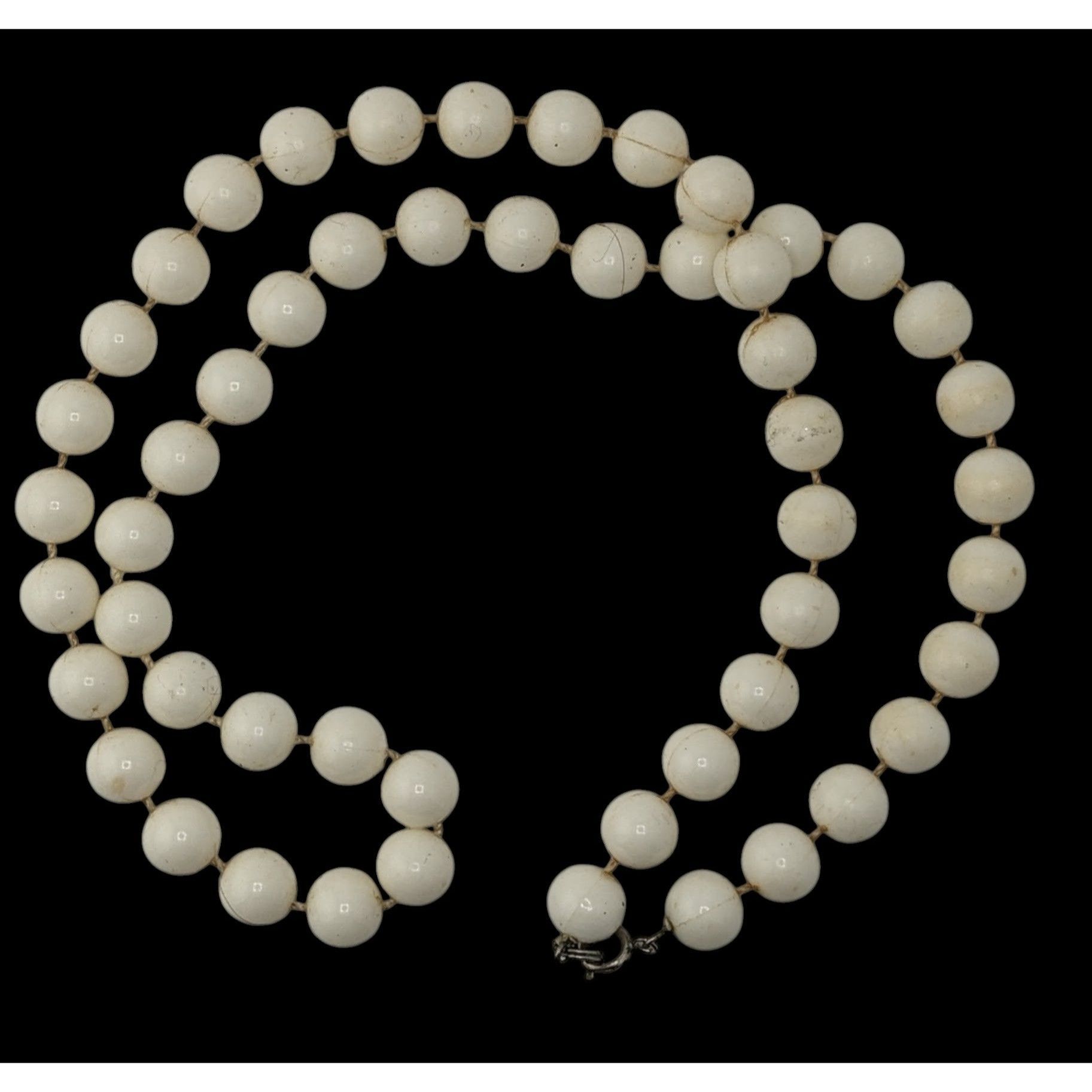 Other Vintage Retro White Beaded Necklace With Spring Ring Clasp Size ONE SIZE - 3 Thumbnail