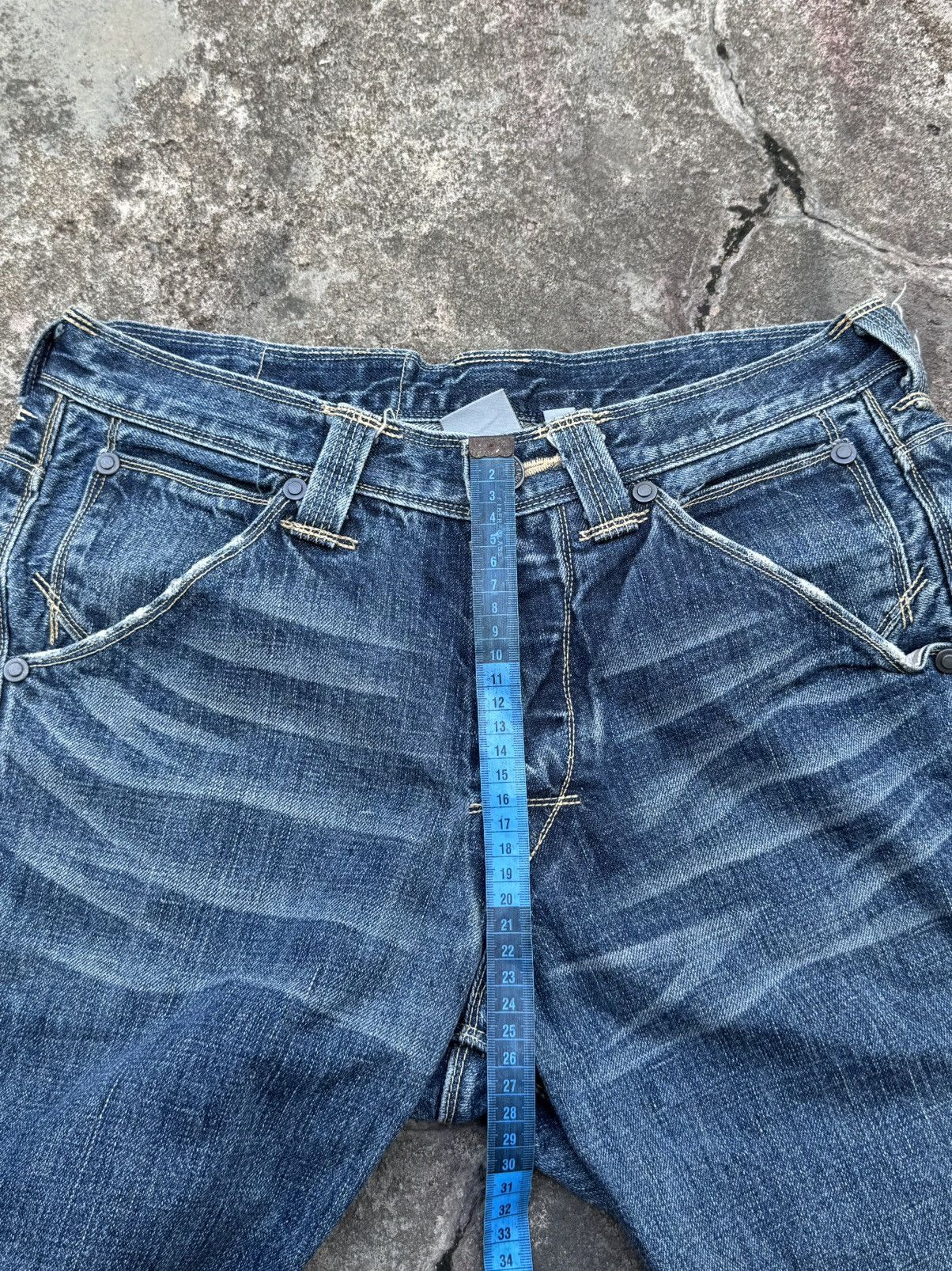Levi's Engineered Buckle Belt Levis Jorts Styled Vintage Size US 29 - 12 Thumbnail