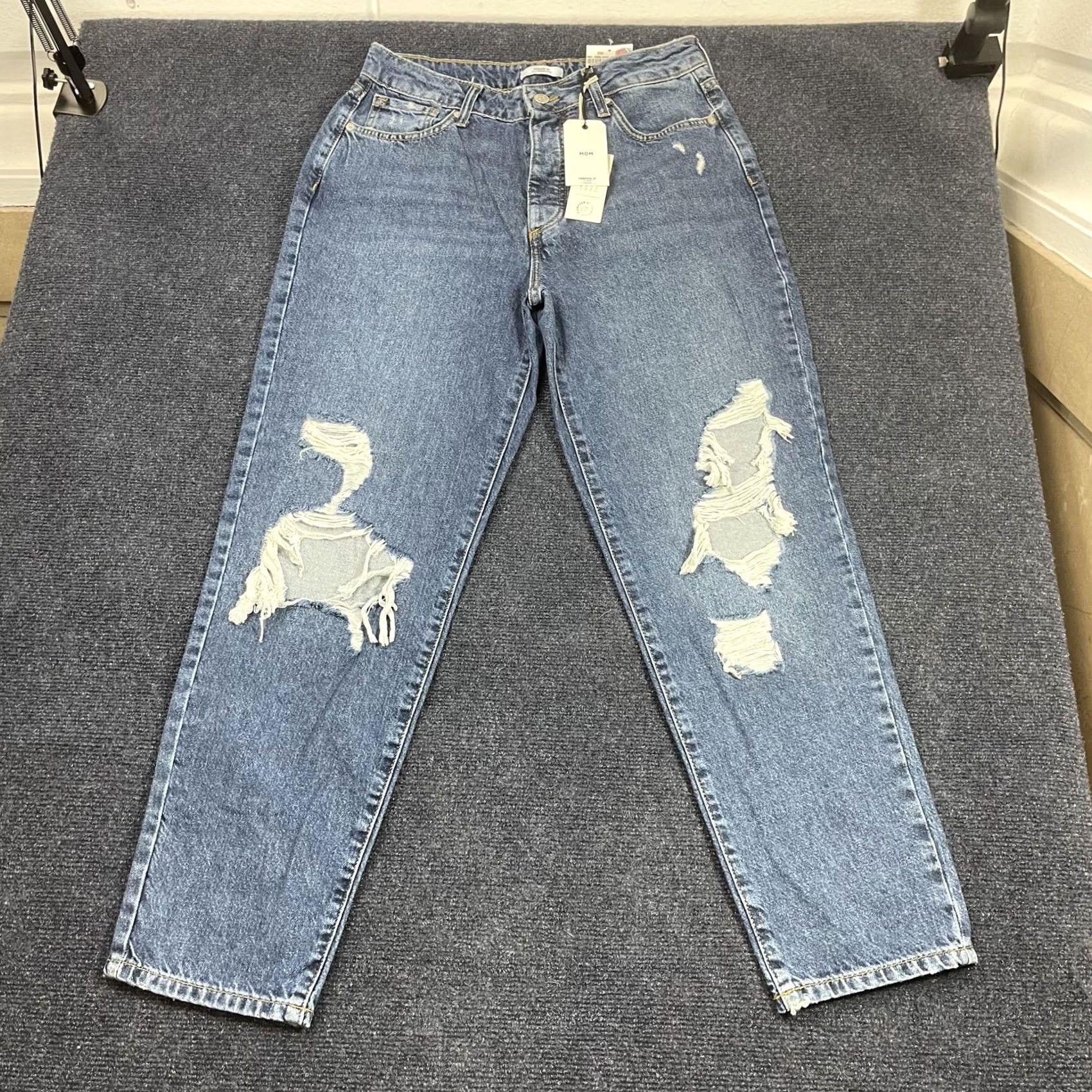 Forever 21 Forever 21 Premium Relaxed Tapered Jeans Womens 28 Blue High Rise Distressed Denim 5-Pocket Zip Fly Regular Rise 100% Cotton Jeans Womens Size 28" / US 6 / IT 42 - 2 Thumbnail