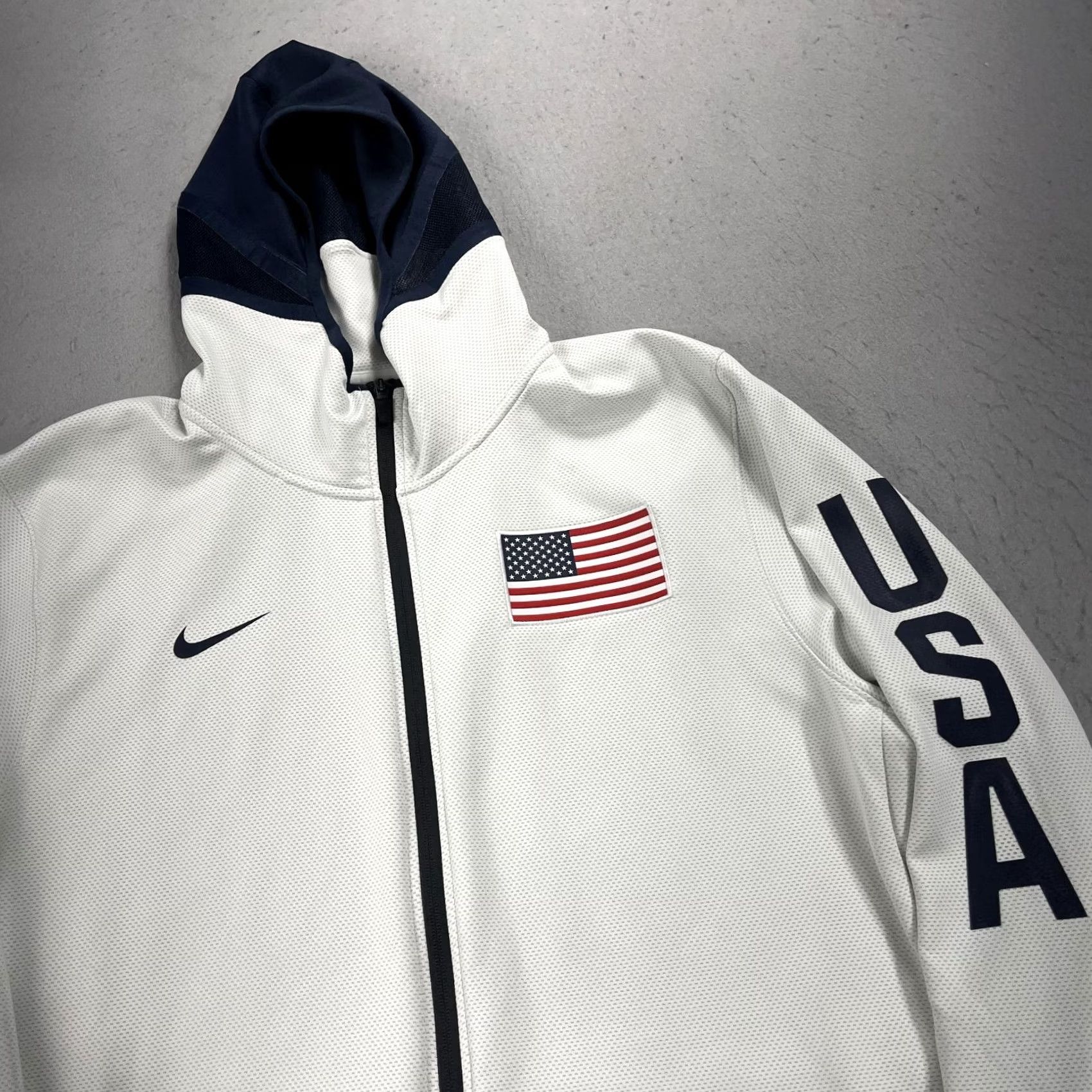 Nike Nike USA Basketball Hoodie Mens 2XL White Therma Fit Showtime Zip Hoodie Sweatshirt Full Zip Regular - 9 words Size US XXL / EU 58 / 5 - 2 Thumbnail