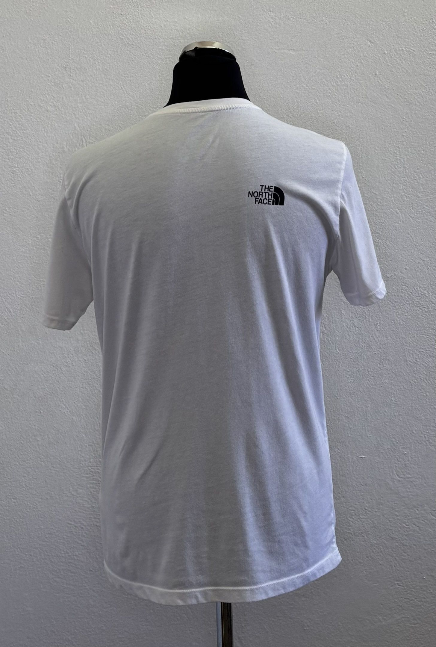 The North Face The North Face White Never Stop Exploring T-shirt Medium Size US M / EU 48-50 / 2 - 2 Thumbnail