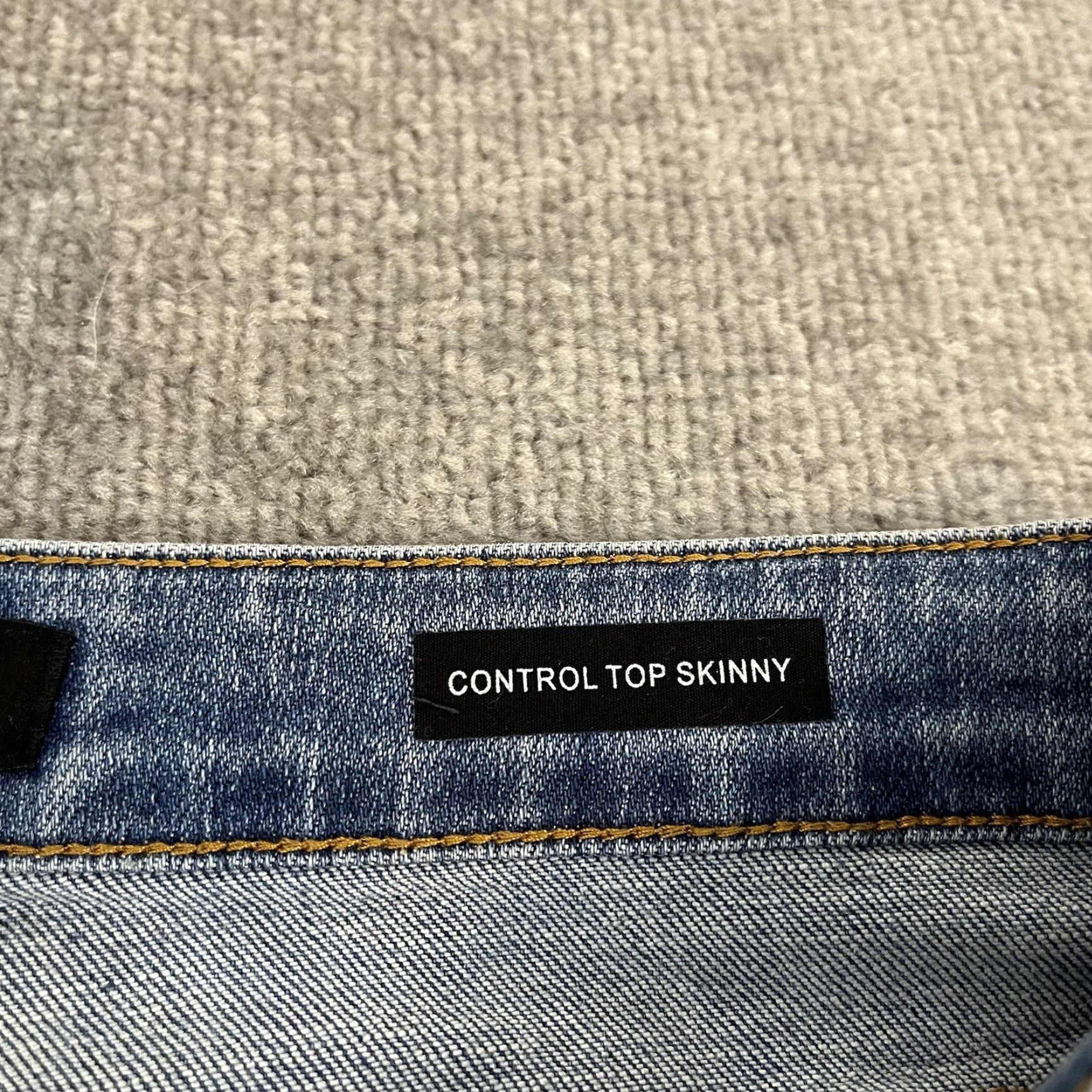Denime JUDY BLUE Jeans Womens 13/31 Skinny Jeans Medium Blue Denim Distressed Classic 5-Pocket Womens Jeans Size 4XL / US 24-26 - 3 Thumbnail