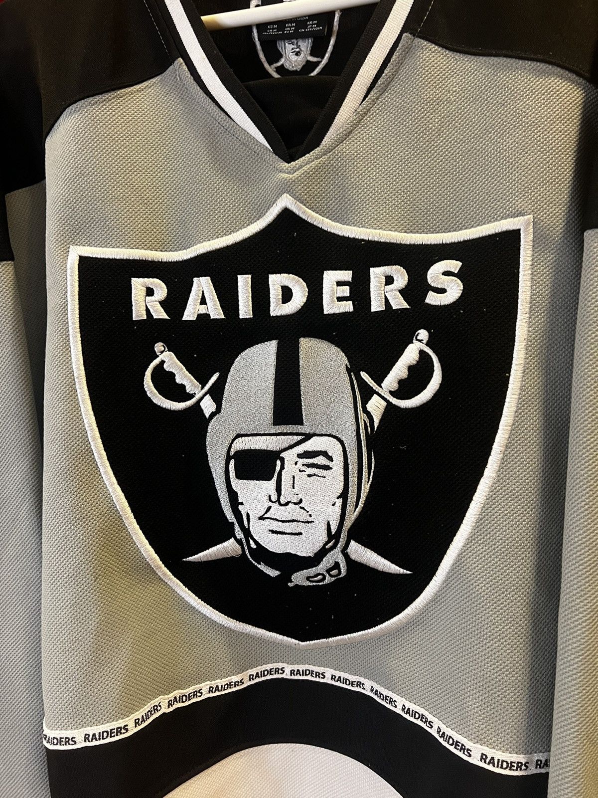 NFL NFL Raiders Long-Sleeve Team Apparel Size US M / EU 48-50 / 2 - 2 Thumbnail