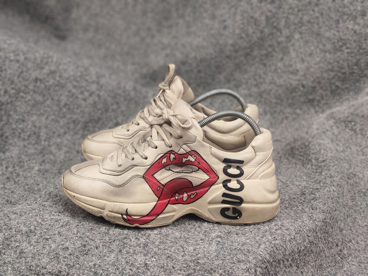 Gucci Gucci Authentic Cream Leather Mouth Print Rhyton Sneakers Size US 9 / IT 39 - 12 Thumbnail