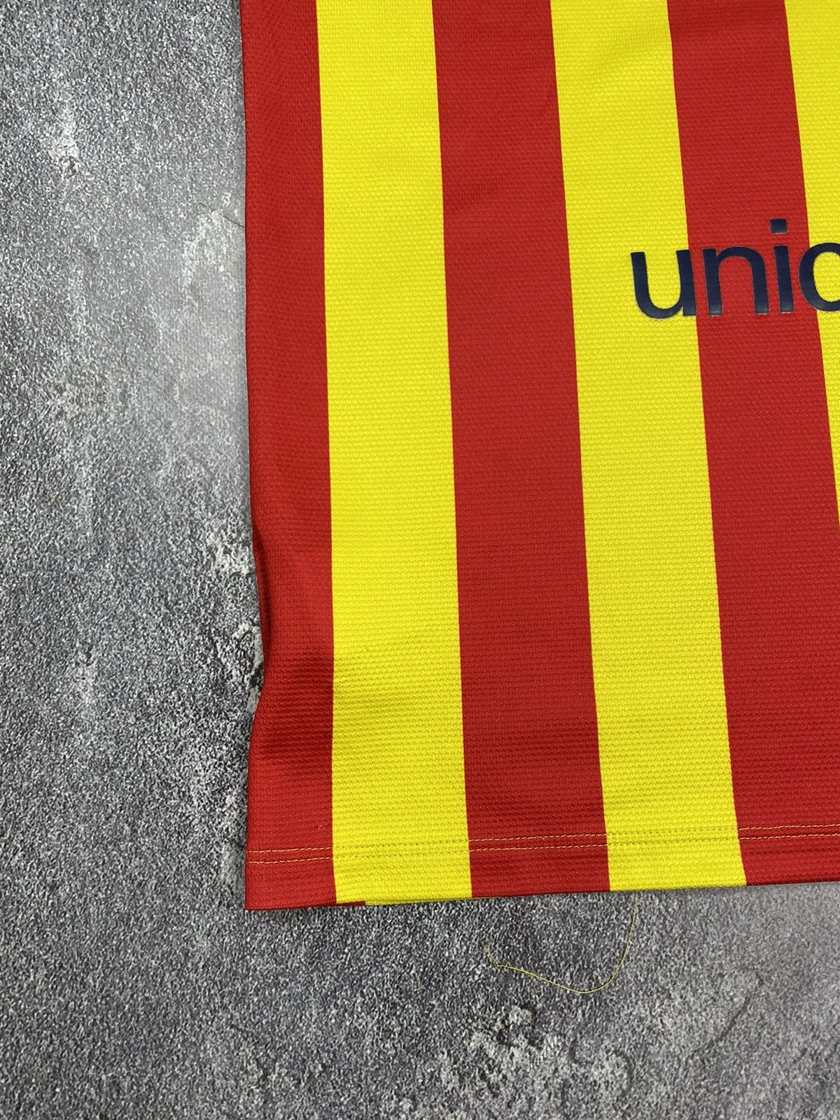 Nike FC Barcelona Nike 2013-2014 Away Jersey Football Kit Soccer Size US M / EU 48-50 / 2 - 15 Thumbnail