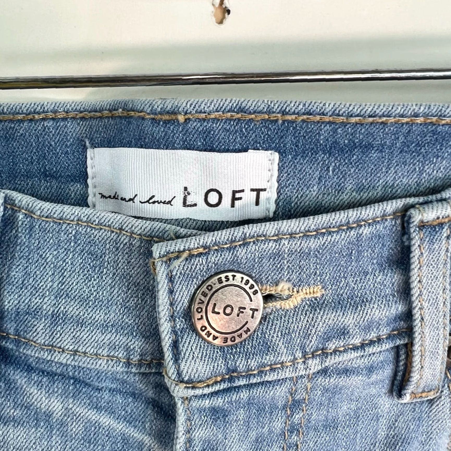 Loft Loft Jeans Women's Modern Skinny Distressed Hem Ankle Blue Denim Size 27/4 28X29 Size 27" / US 4 / IT 40 - 5 Thumbnail