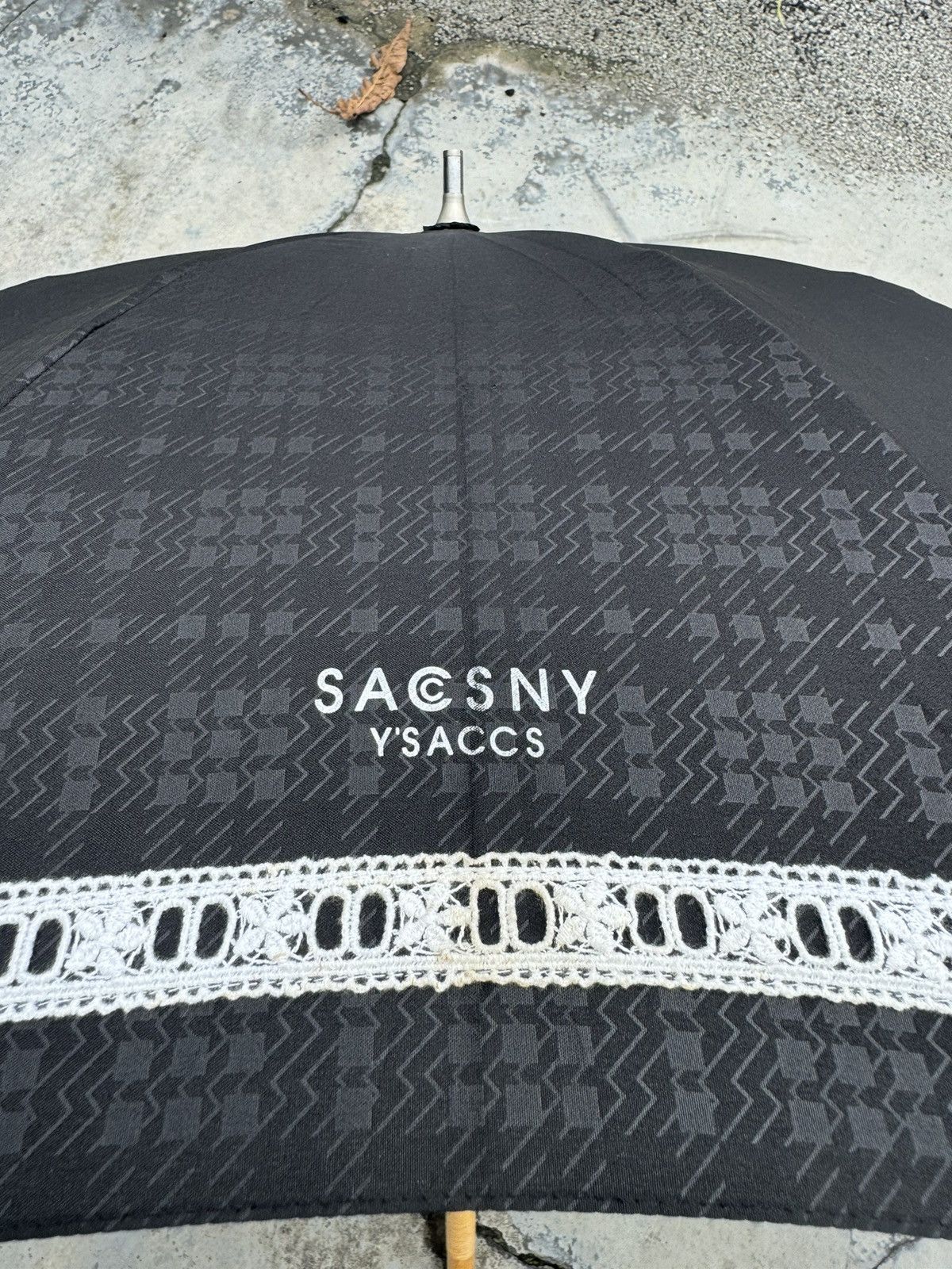 Y's × Yohji Yamamoto VINTAGE YOHJI YAMAMOTO NYLON UMBRELLA WOOD YSACCS Size ONE SIZE - 2 Thumbnail