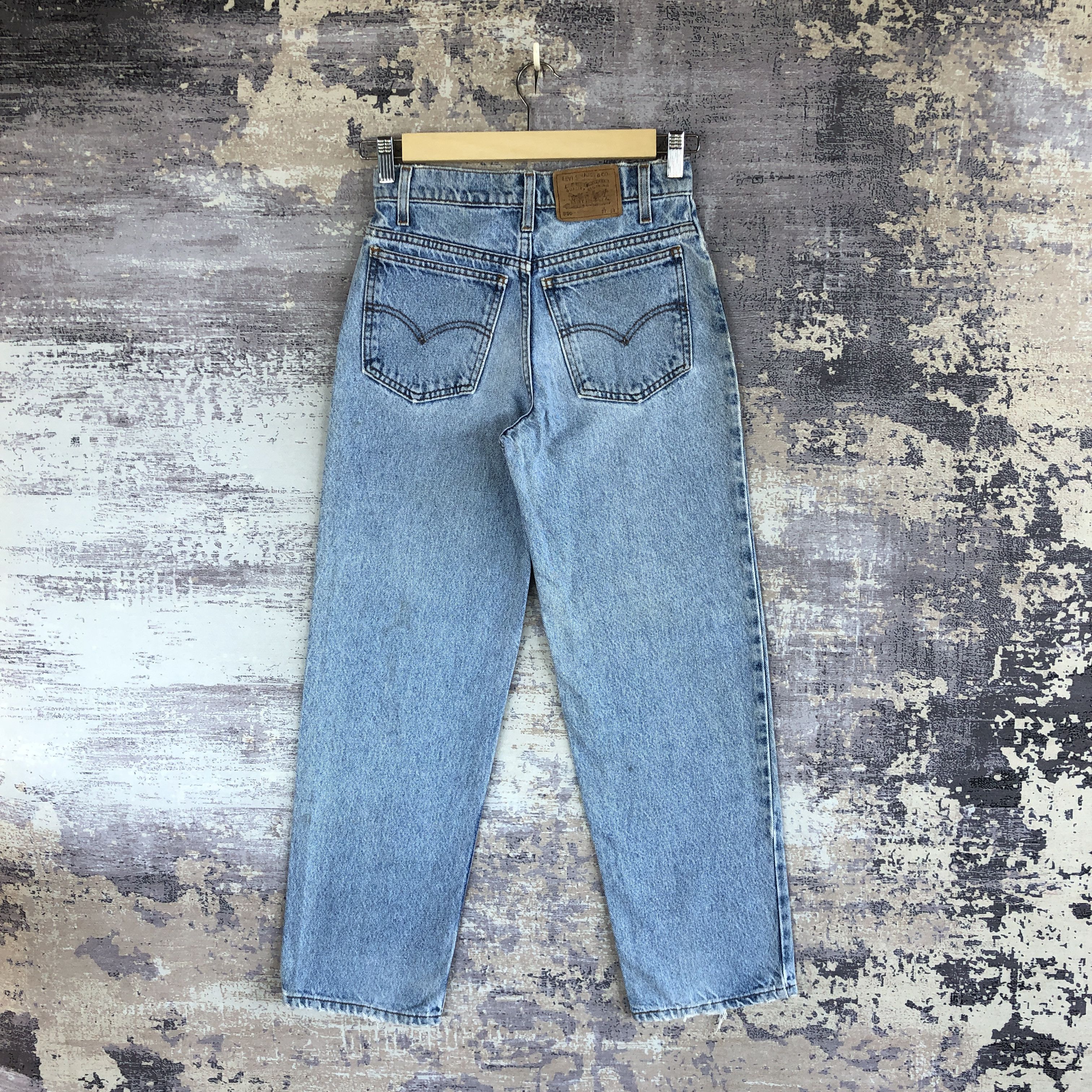 Levi's Vintage Levi's Sun Faded Jeans Levis 550 Light Wash Denim Size 24" / US 00 / IT 34 - 2 Thumbnail