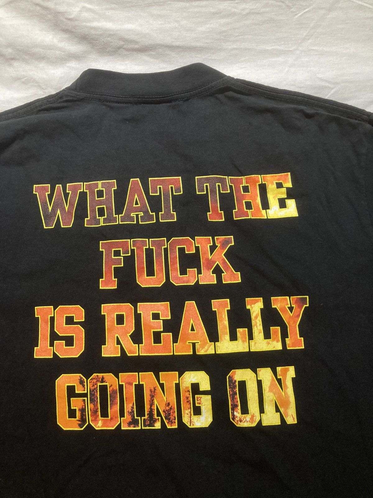 Freshjive Vintage Freshjive WTF is really going on T-shirt, size M Size US M / EU 48-50 / 2 - 6 Thumbnail