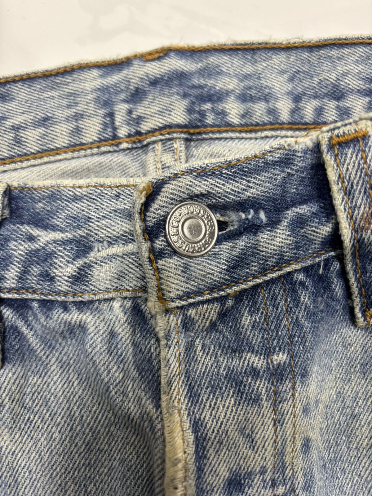 Levi's Vintage LEVIS 501 Kurt Cobain Distressed Denim Jeans Style Size US 31 - 14 Thumbnail