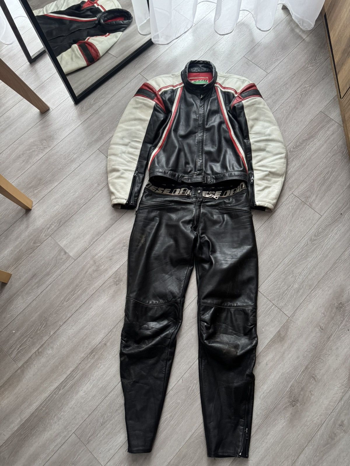 Dainese Dainese Vintage Tracksuit Overalls Racing Moto Leather Size US S / EU 44-46 / 1 - 1 Thumbnail