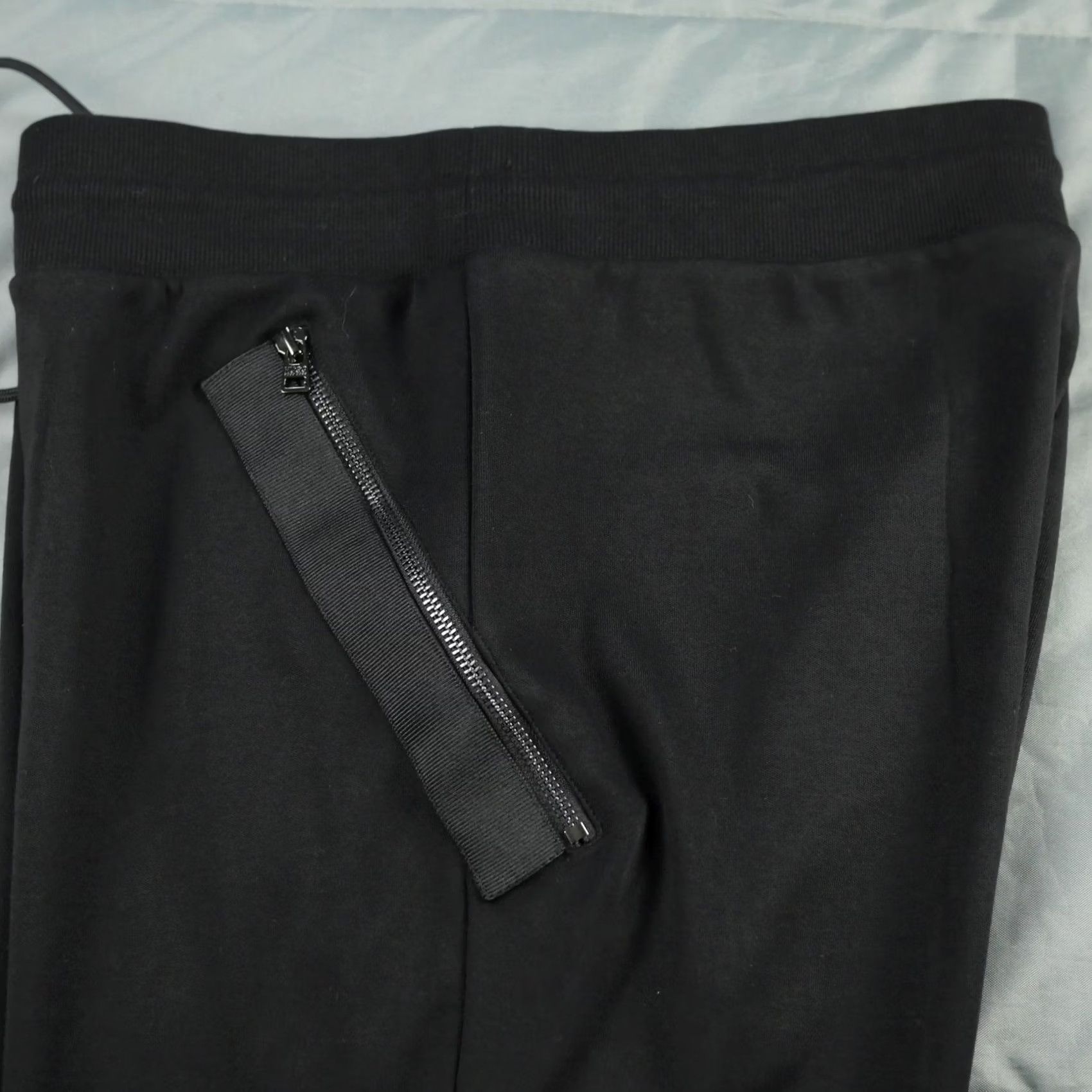 Hugo Boss HUGO BOSS Joggers Sweatpants Mens XL Black Zip Pockets Drawstring Cuffed Pants Size US 36 / EU 52 - 4 Thumbnail