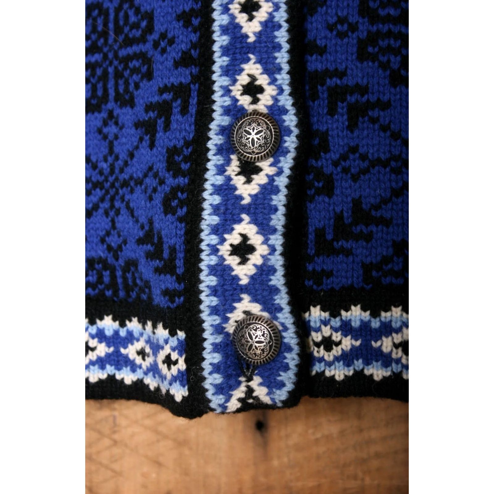 Vintage L.L. Bean Merino Wool Nordic Fair Isle Button Front Cardigan Sweater Women's M/L Cardigan Black Blue White 100% Merino Wool Womens Size M / US 6-8 / IT 42-44 - 4 Thumbnail