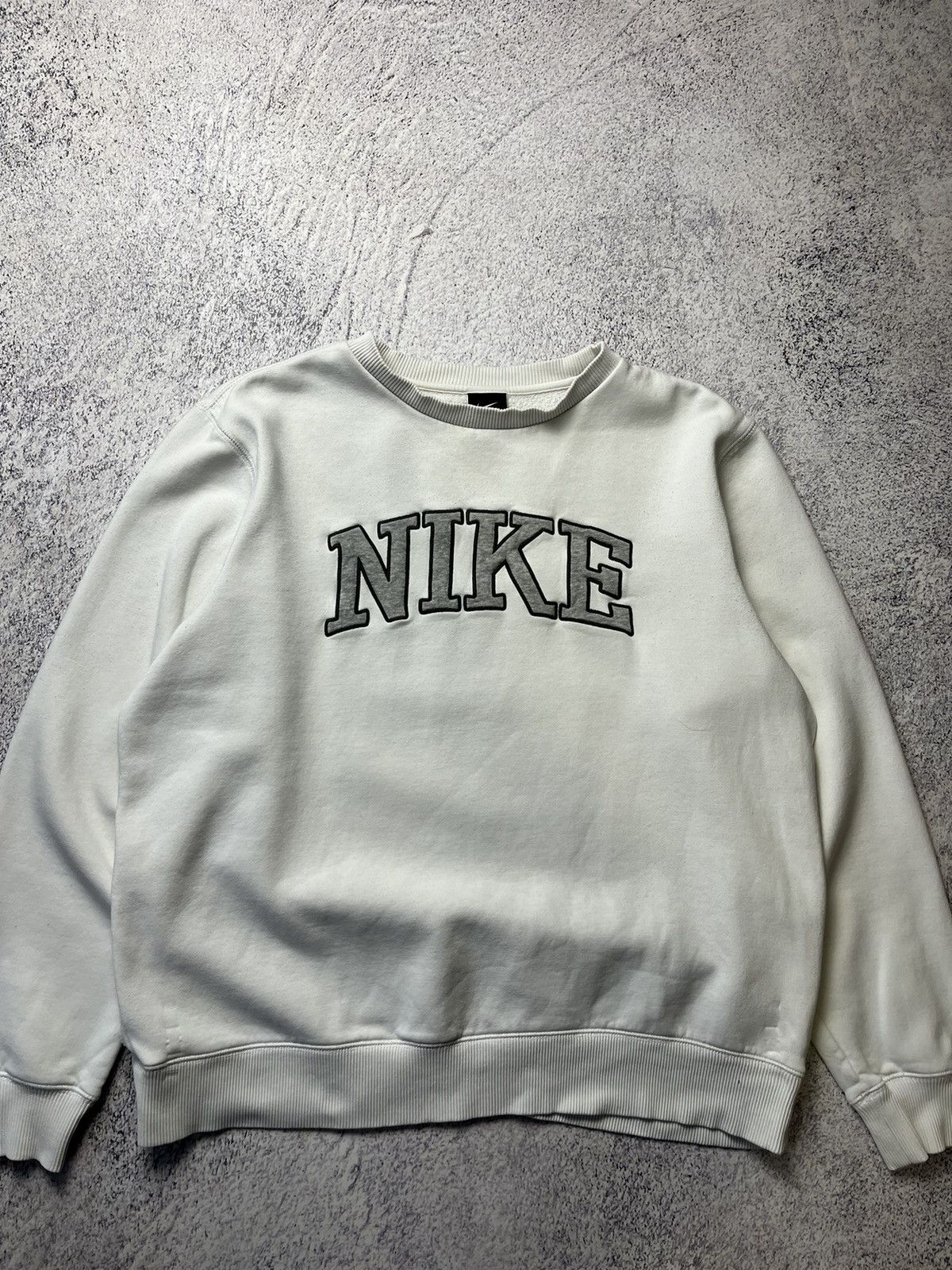 Nike Vintage Nike Big Logo Sweatshirt Y2K Streetwear Size US L / EU 52-54 / 3 - 7 Thumbnail