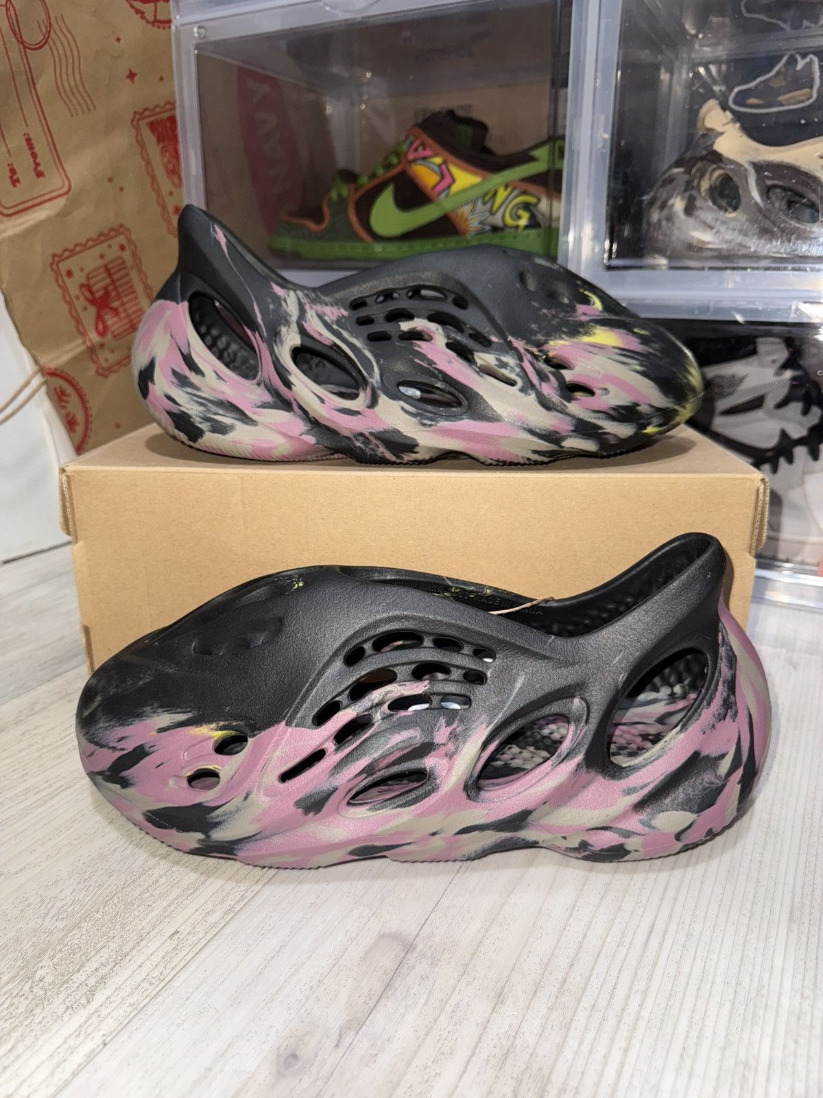 Adidas × Kanye West Adidas Yeezy Foam Runner Mx Carbon Size US 11 / EU 44 - 2 Thumbnail
