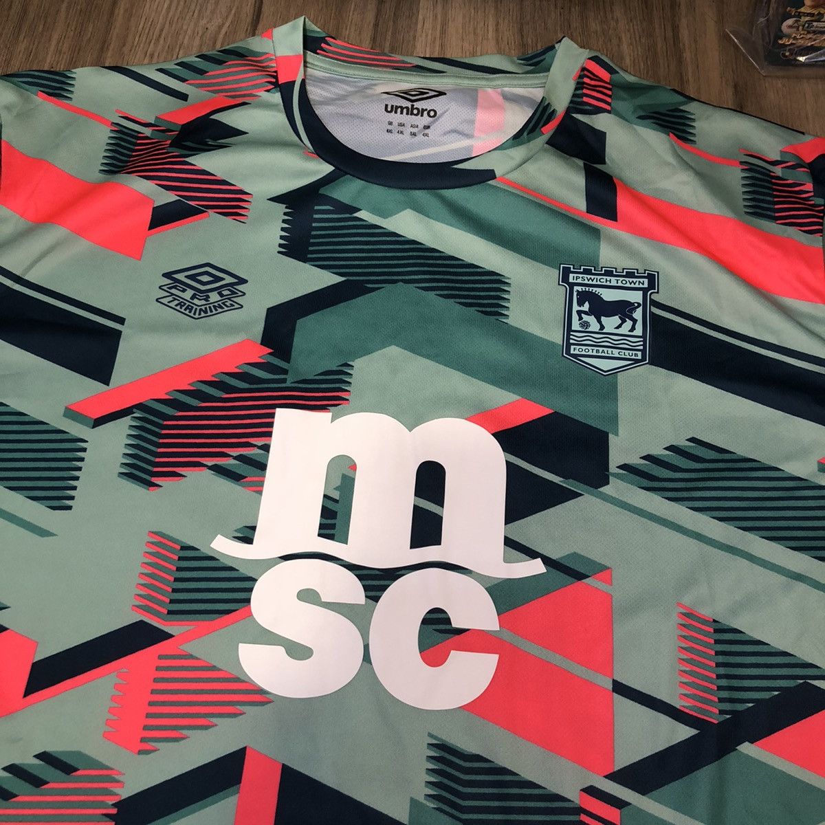 Umbro Ipswich town umbro training jersey Size US XXL / EU 58 / 5 - 3 Thumbnail
