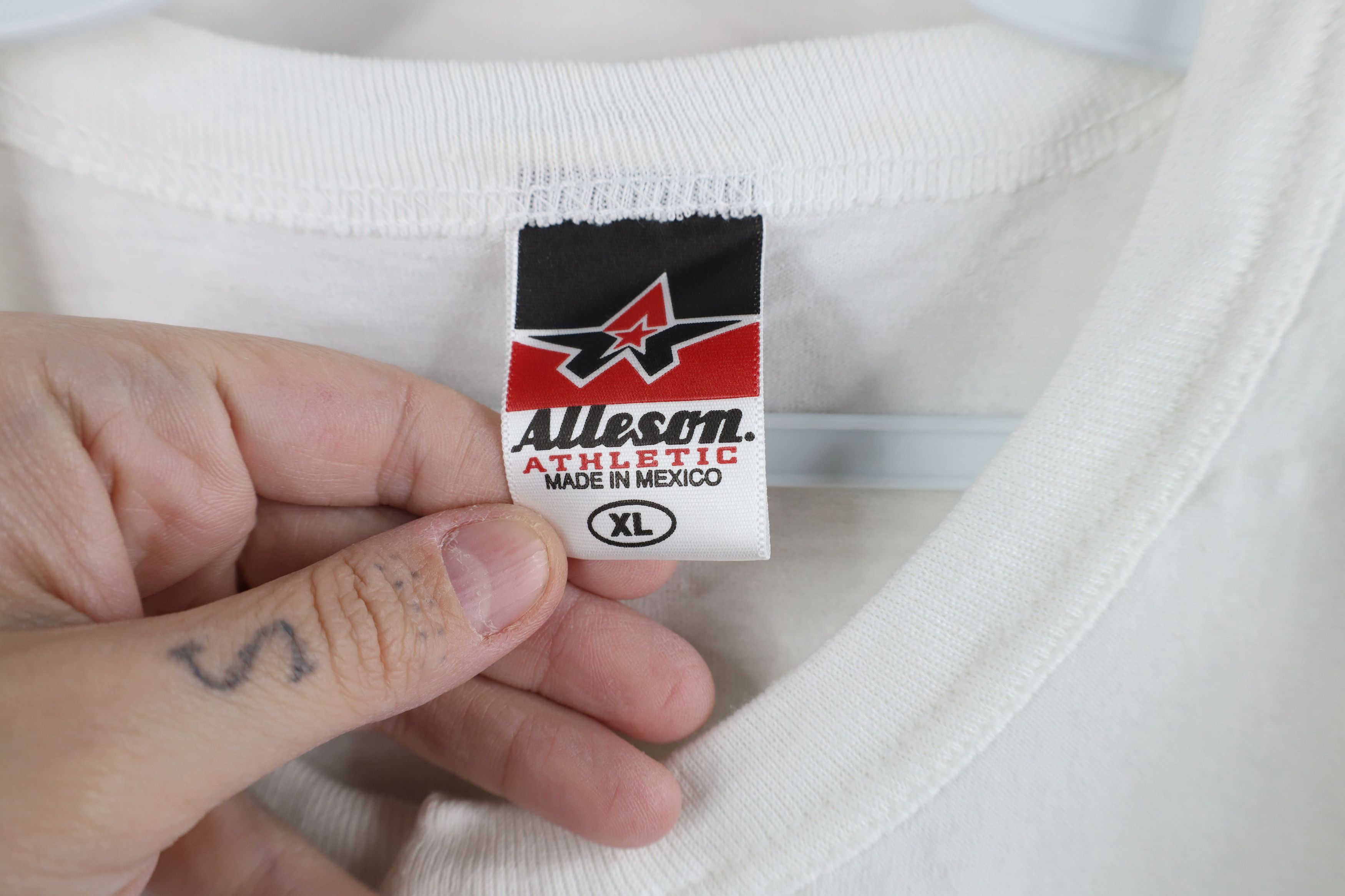 Vintage Vintage 90s Budweiser Short Sleeve Baseball Henley T-Shirt Size US XL / EU 56 / 4 - 9 Thumbnail