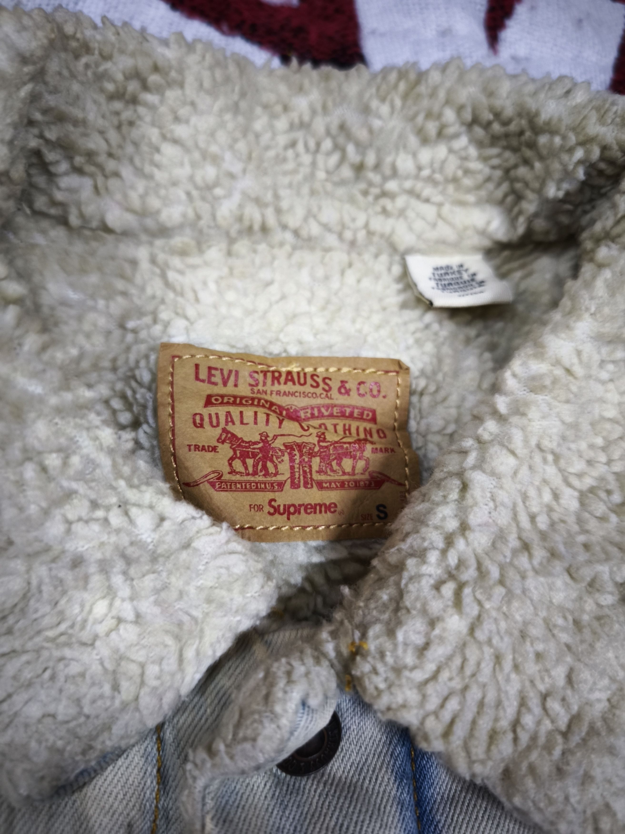 Levi's × Supreme Supreme x Levi's Bleached Sherpa Trucker Jacket 2016 Size S Size US S / EU 44-46 / 1 - 6 Thumbnail