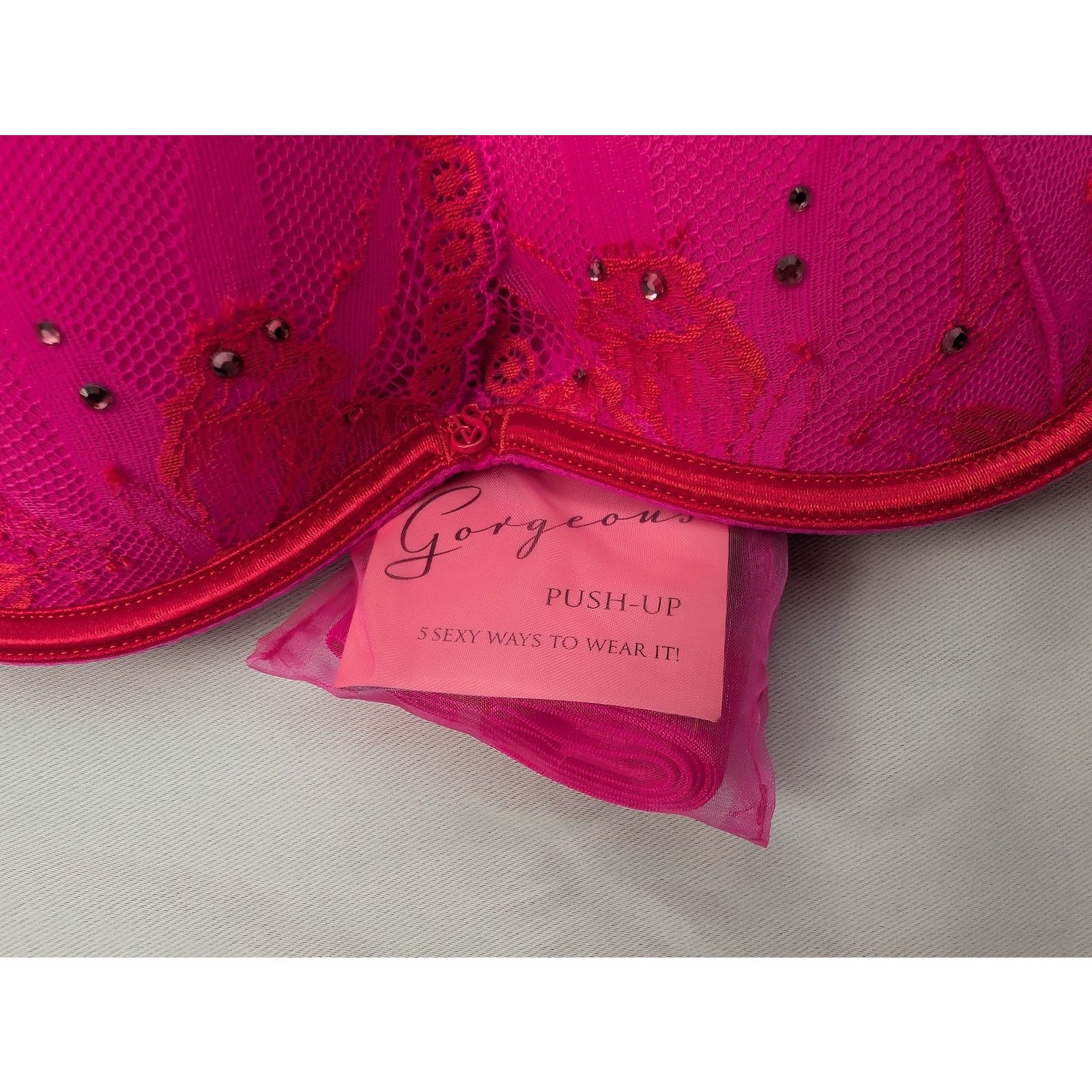 Victoria's Secret NWT Victoria’s Secret Gorgeous Bra 34C Push-Up Lace Vintage Size XXS / US 00 / IT 34 - 10 Thumbnail