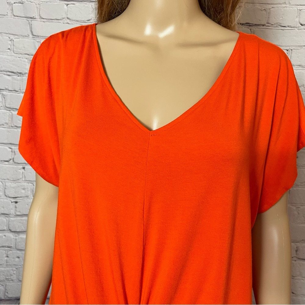 Vince Camuto New Vince Camuto Red Drape Front Short Sleeve Top Size L Size L / US 10 / IT 46 - 2 Thumbnail