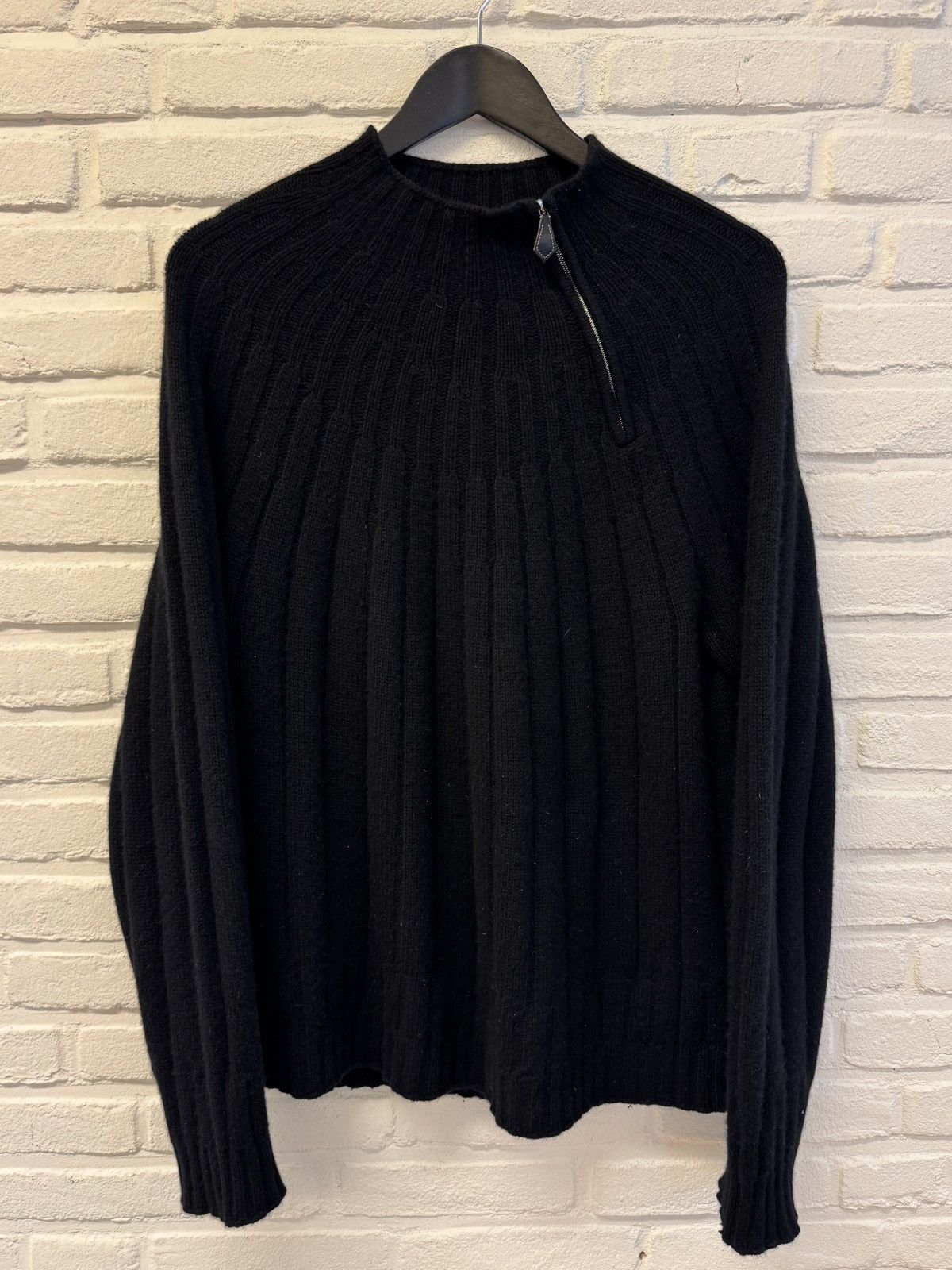 Hermes Hermes 100% cashmere knit with leather pull tab Size US L / EU 52-54 / 3 - 1 Thumbnail