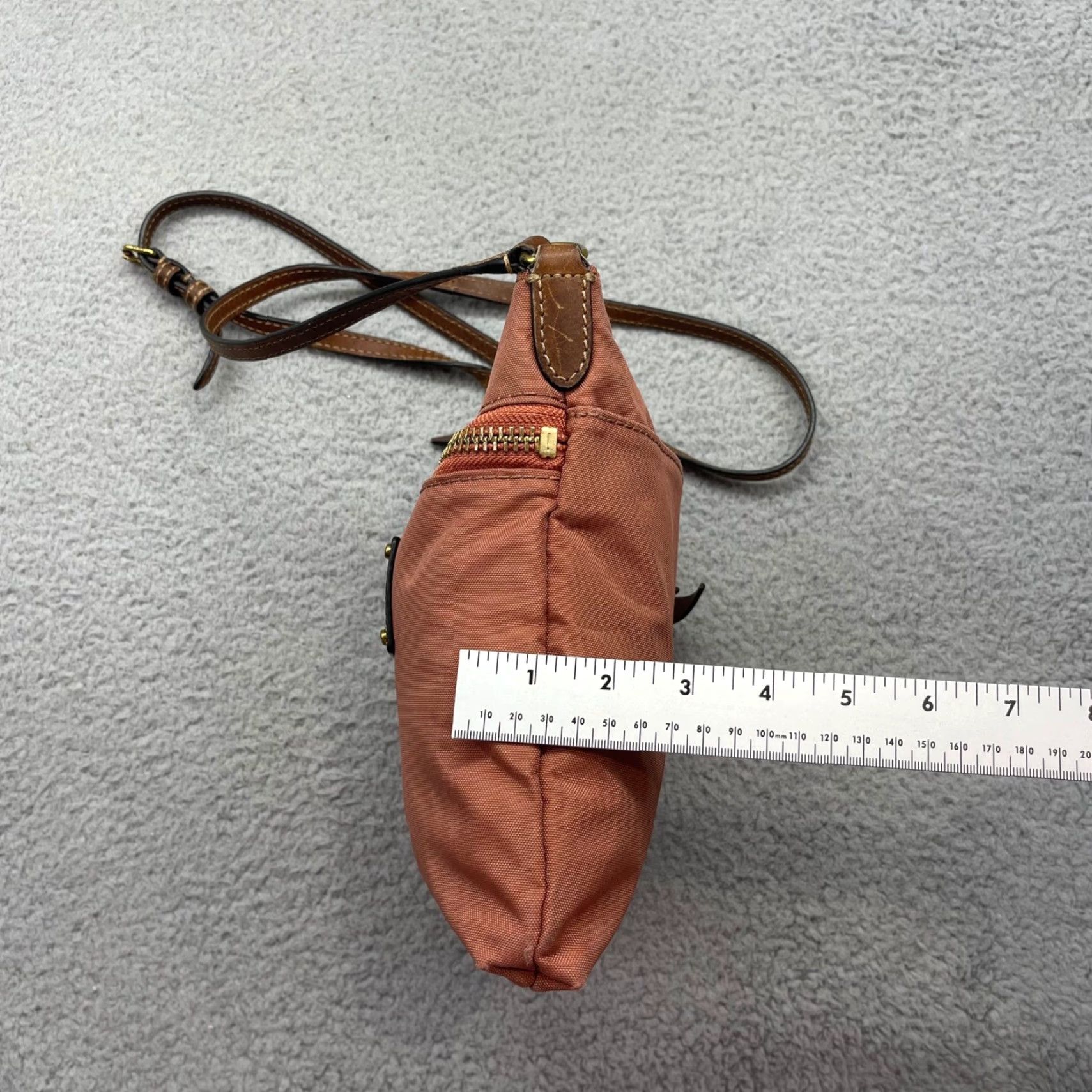 lululemon crossbody bag dimensions Everywhere Belt 1L Wader Duffel Bag an exterior slip pocket Color:Fish Octopus Hooks Bass Pro