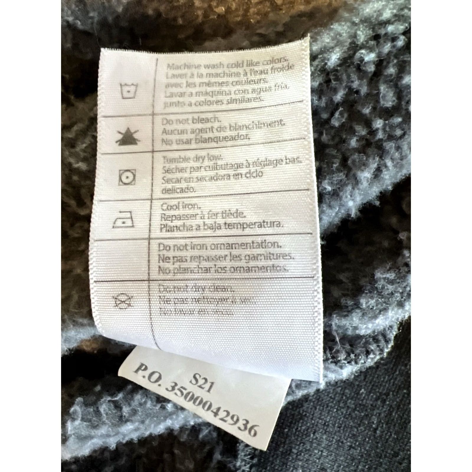 Carhartt VINTAGE Carhartt Hoodie Men’s 2XL Pullover J2001 Logo On Sleeve Gray Cotton Polyester Knit Sweatshirt Shirt Mens 2XL Hooded Outdoor 90s Style Size US XXL / EU 58 / 5 - 5 Thumbnail