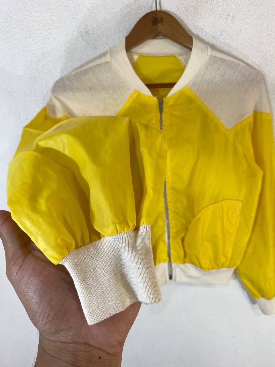Vintage vintage two tone thin nylon windbreaker nice design Size US S / EU 44-46 / 1 - 5 Thumbnail
