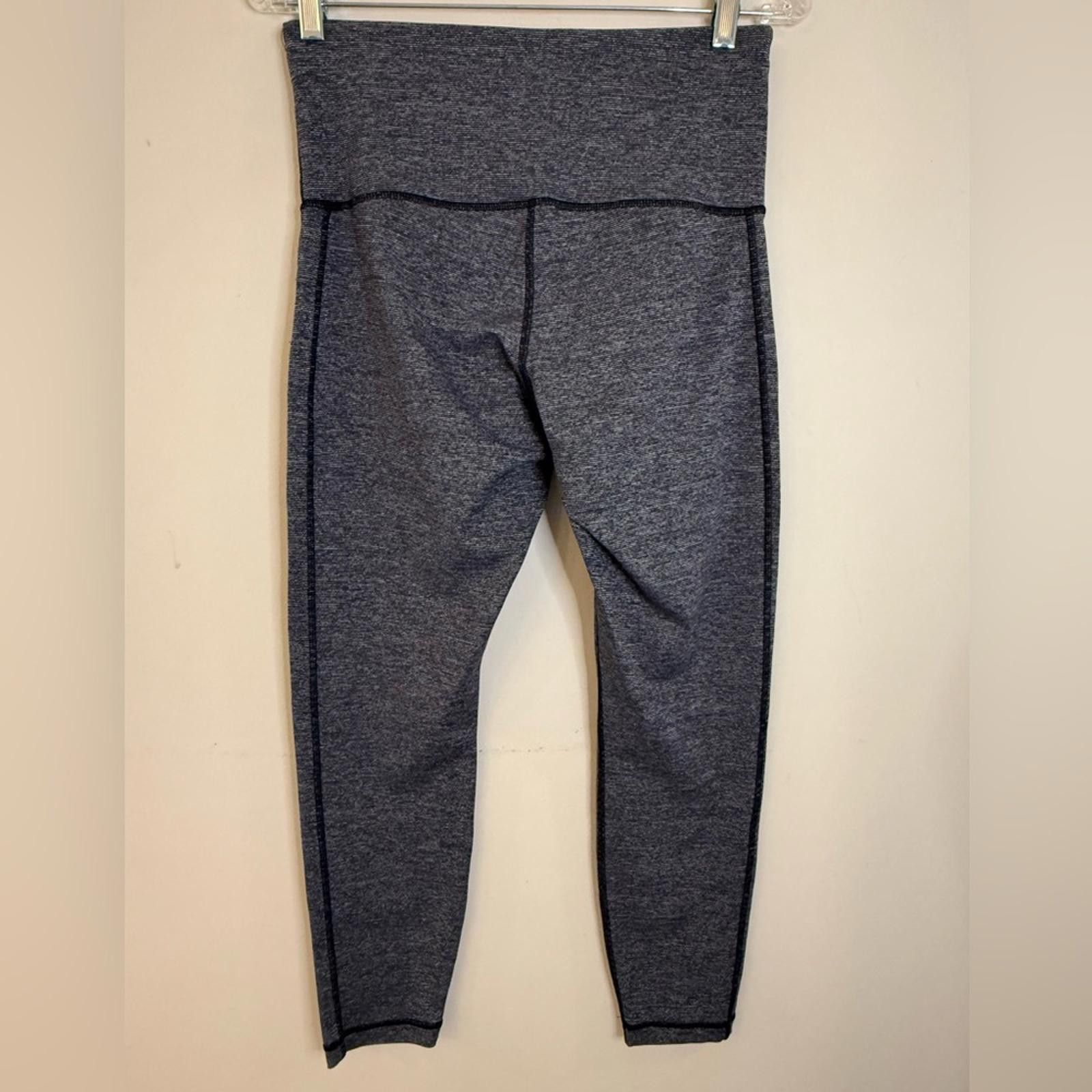 Loewe Lole crop heather gray athletic leggings soft stretch SZ M Size 32" / US 10 / IT 46 - 2 Thumbnail