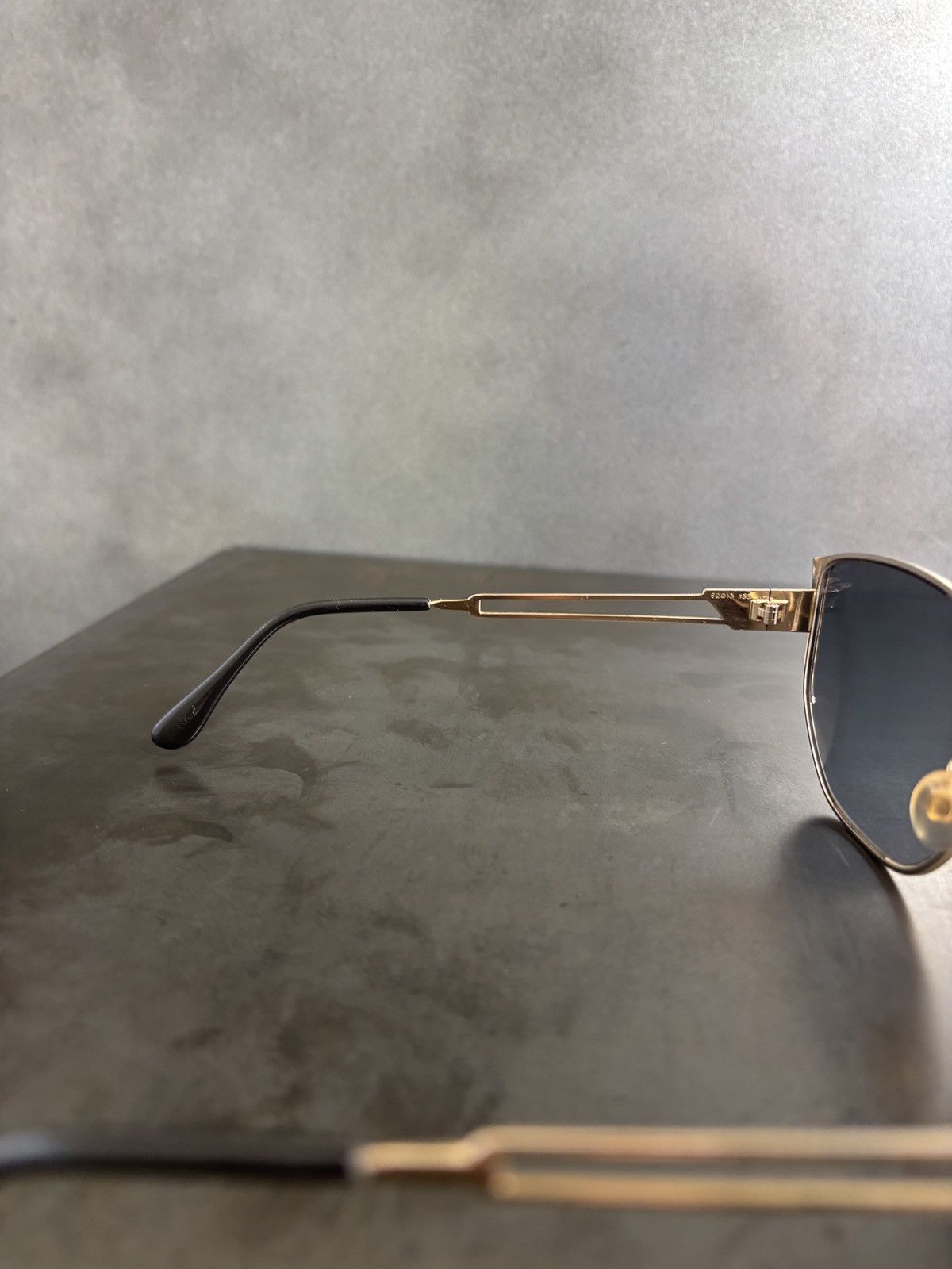 Valentino 1980s Vintage Valentino Sunglasses Metal Aviator 5419 Case Size ONE SIZE - 17 Thumbnail