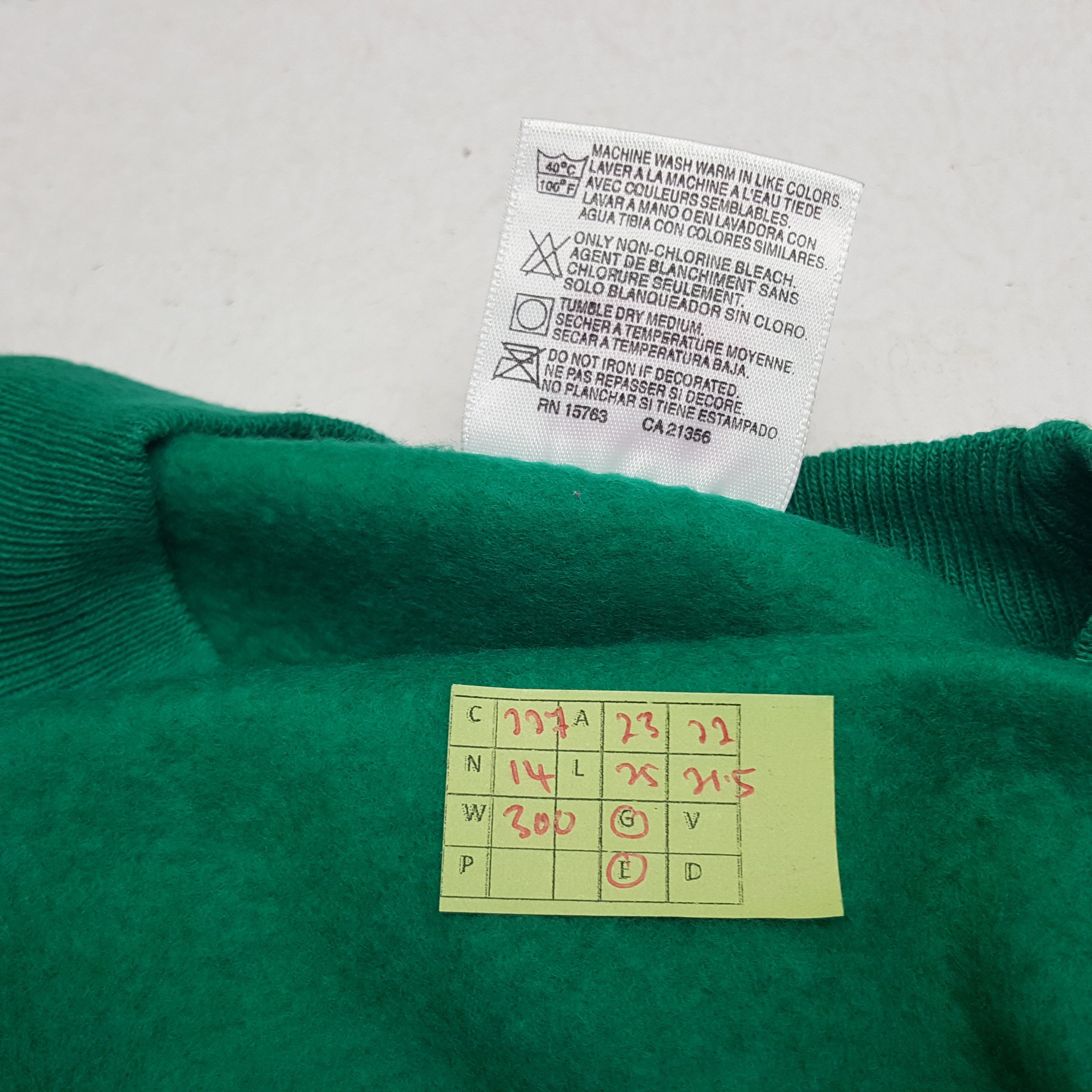 Vintage Vintage 90's Noel Christmas Tree Streetwear Sweatshirt Size US L / EU 52-54 / 3 - 7 Thumbnail