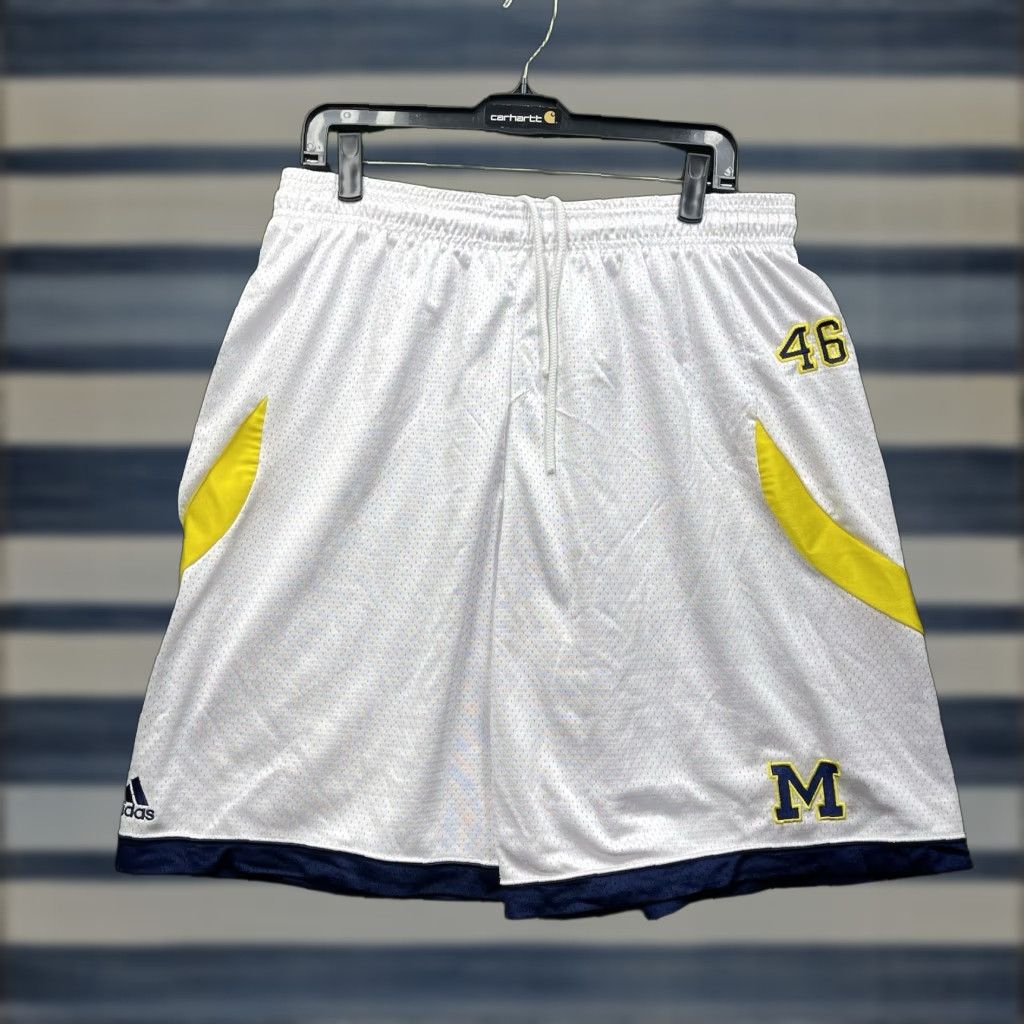 Adidas VINTAGE Adidas Michigan Wolverines Shorts Mens XL Team Issued Basketball Y2K White Jersey Embroidered Logo Pockets Drawstring Relaxed Size US 36 / EU 52 - 1 Thumbnail