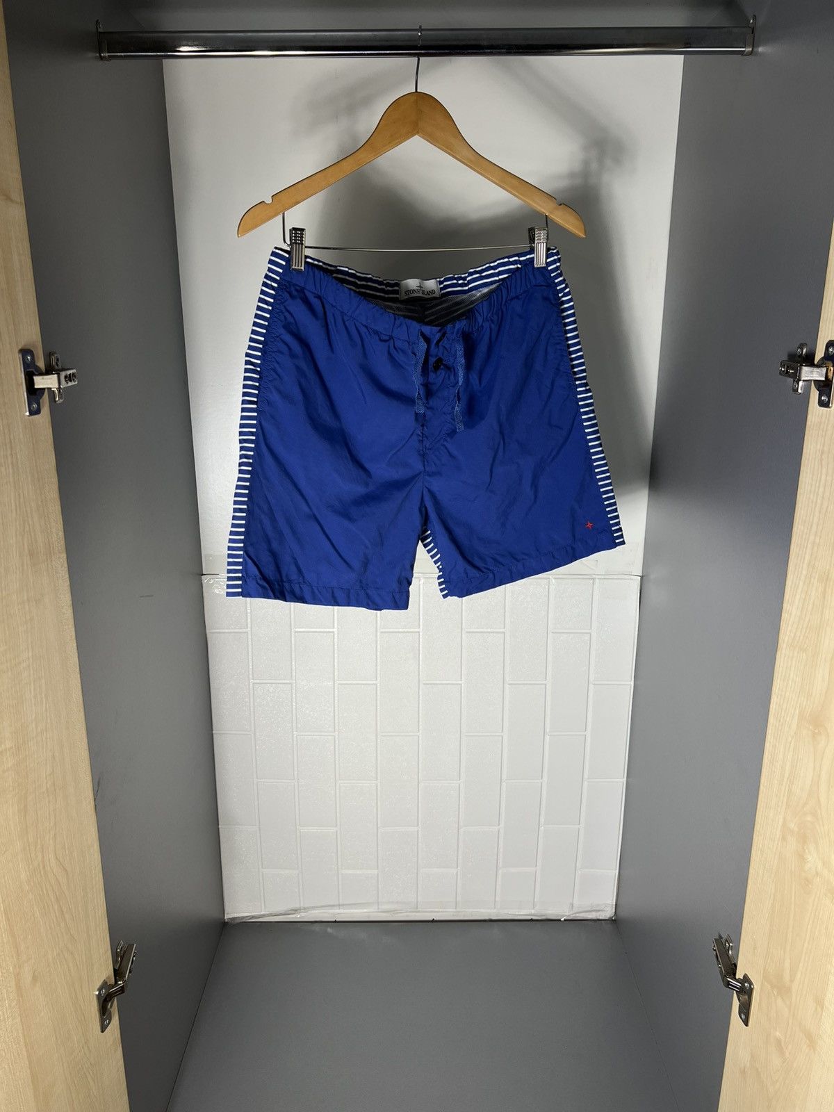 Stone Island STONE ISLAND MARINA SHORTS Size US 32 / EU 48 - 7 Thumbnail