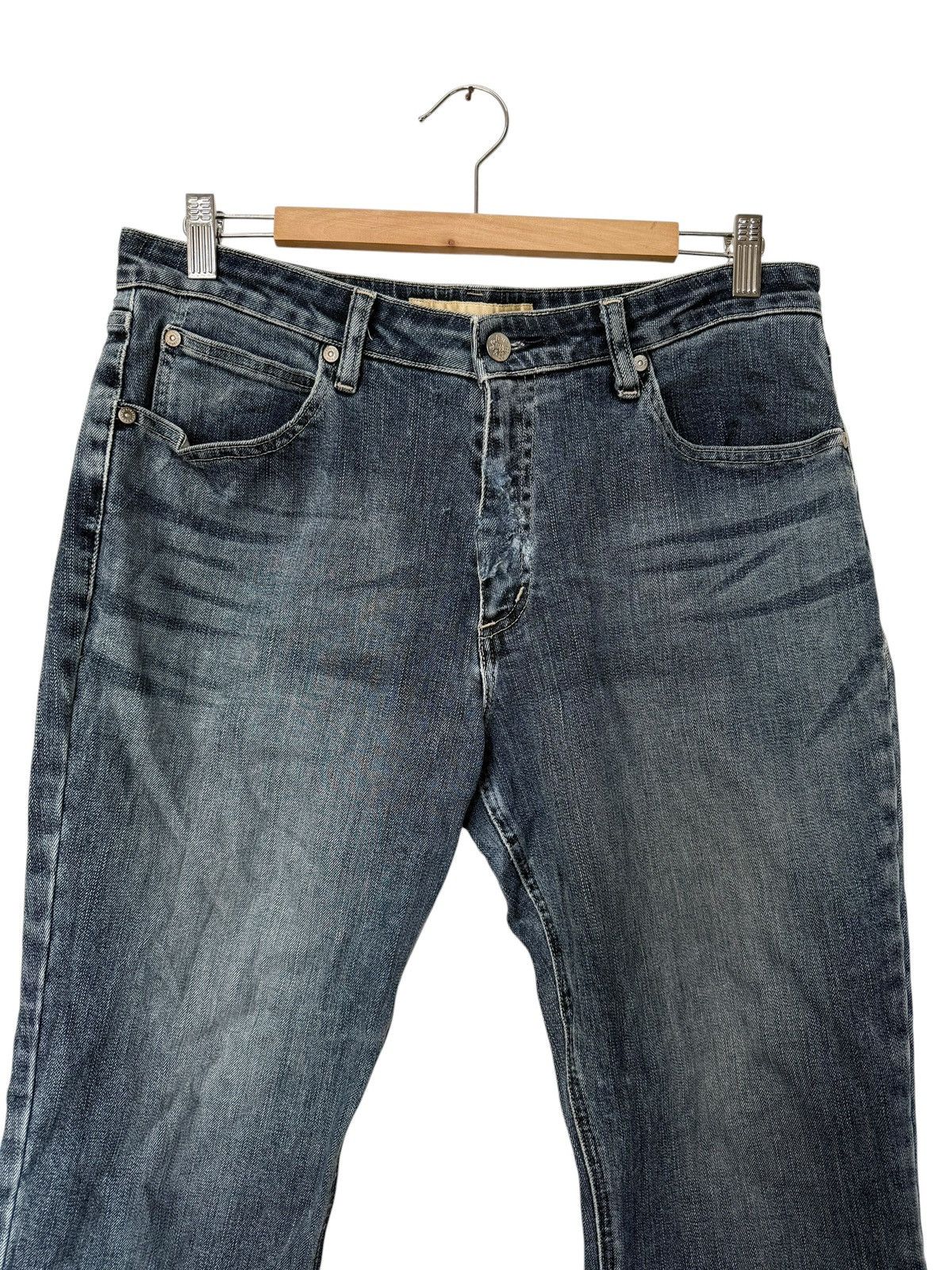 Levi's Vintage Levi’s Medium Wash Denim Jeans Size US 34 / EU 50 - 2 Thumbnail