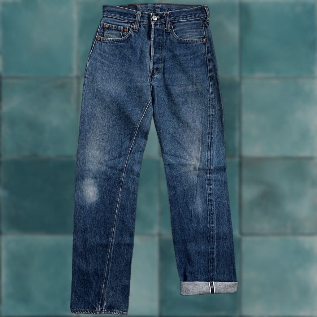 Levi's VINTAGE Levi's 501 Jeans Men 28x36 Blue Denim Straight 80s USA XX Selvedge 501 XX Med Wash 28 36 80s USA Size US 28 / EU 44 - 1 Thumbnail