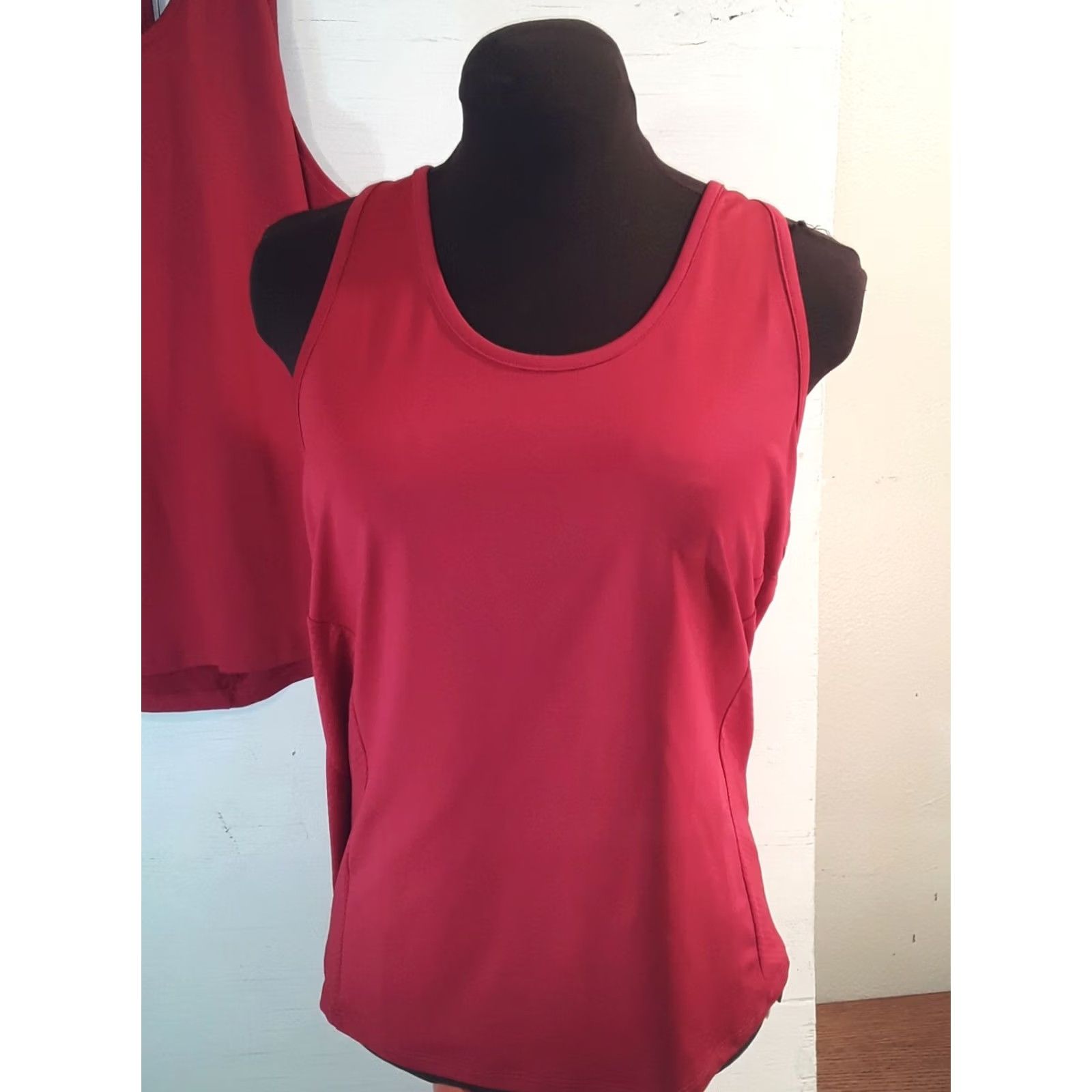 J Brand Antigua Tank Top Womens XL Red Poly/Spandex Workout NWT Stretchy Shirt Size XL / US 12-14 / IT 48-50 - 2 Thumbnail