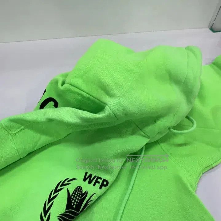 Balenciaga Balenciaga Logo Print Hooded Sweatshirt in Green. Size US XS / EU 42 / 0 - 8 Thumbnail